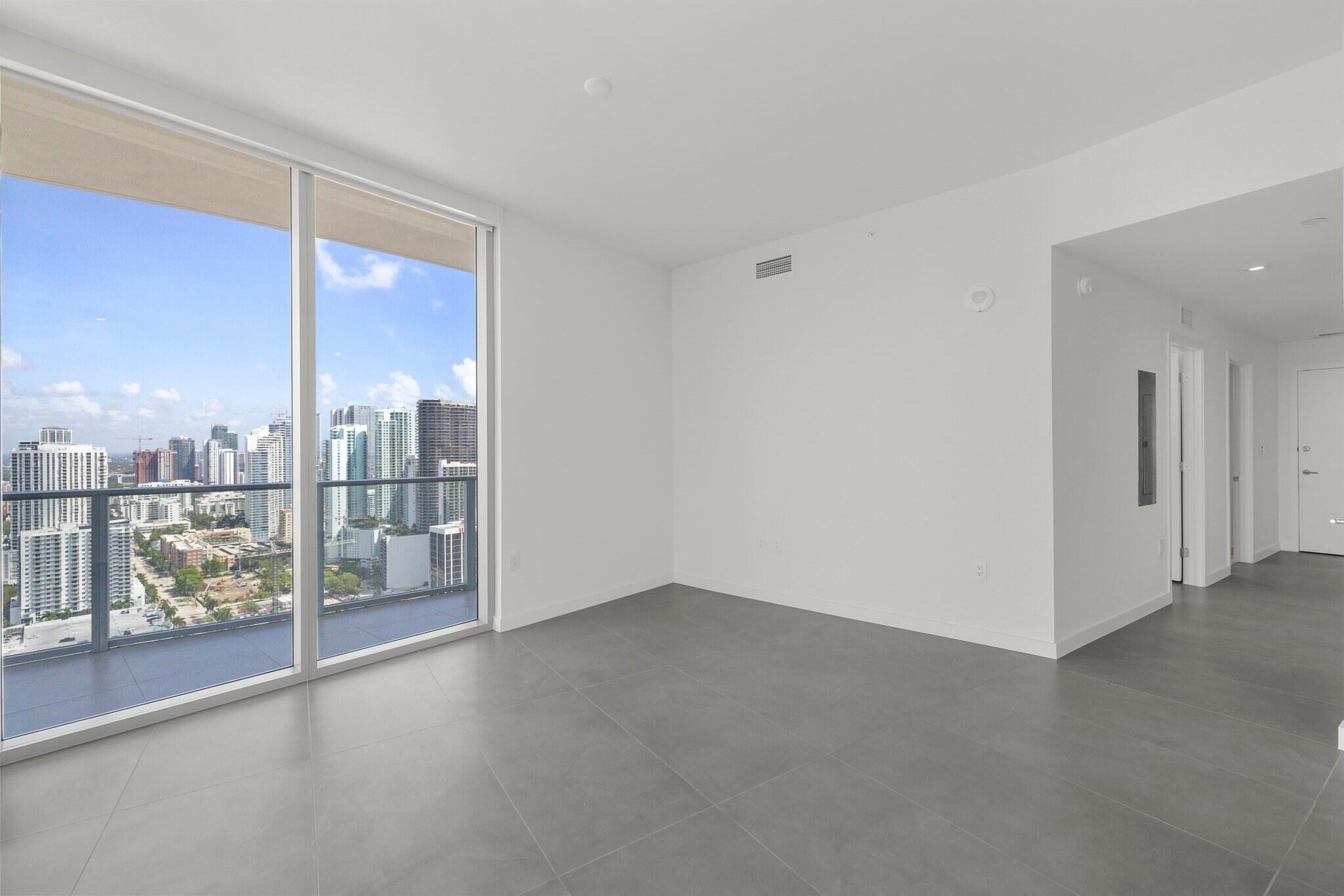 1400 Biscayne #3607, Miami FL 33132