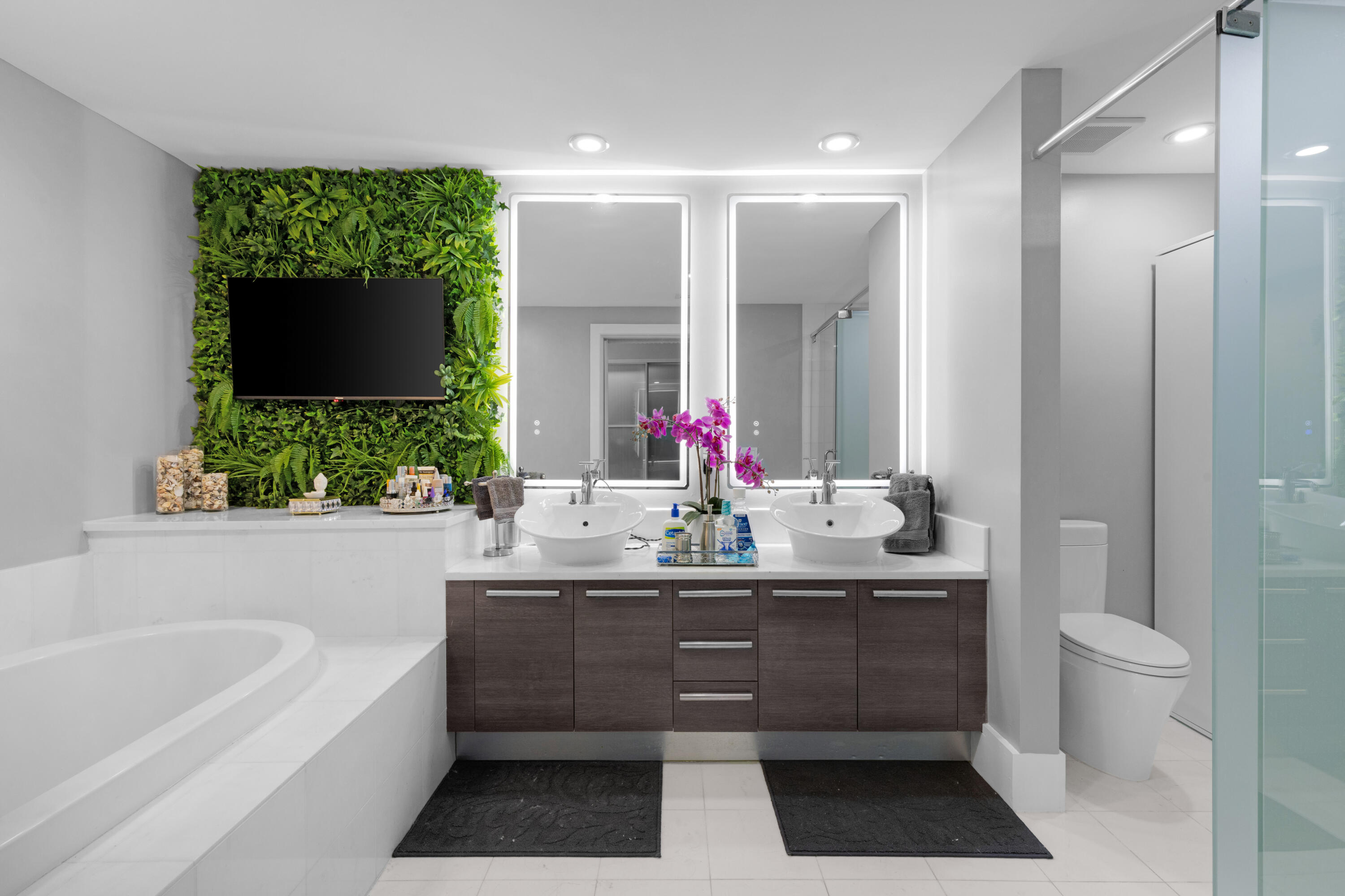 2950 NE 188th #122, Aventura FL 33180
