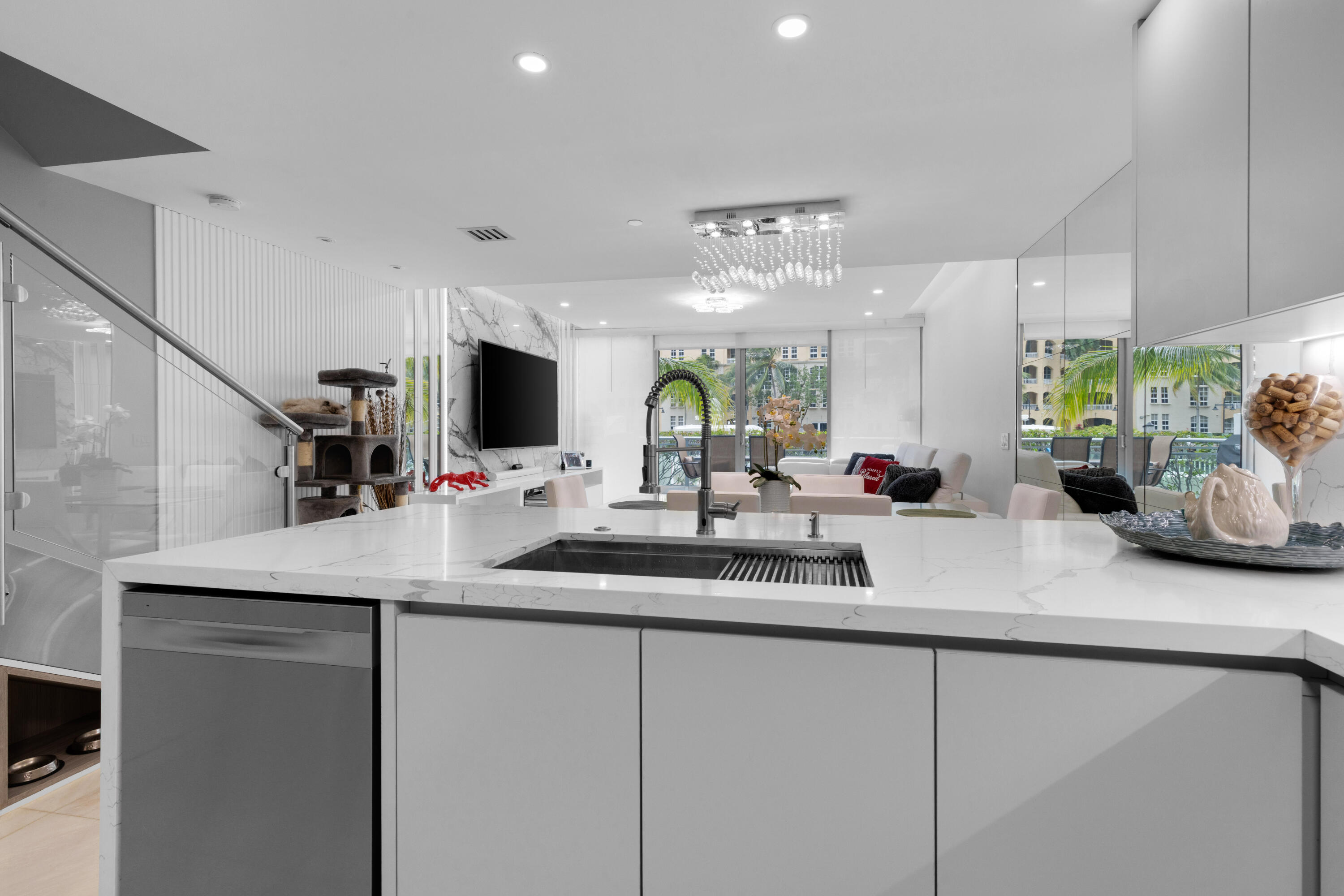 2950 NE 188th #122, Aventura FL 33180