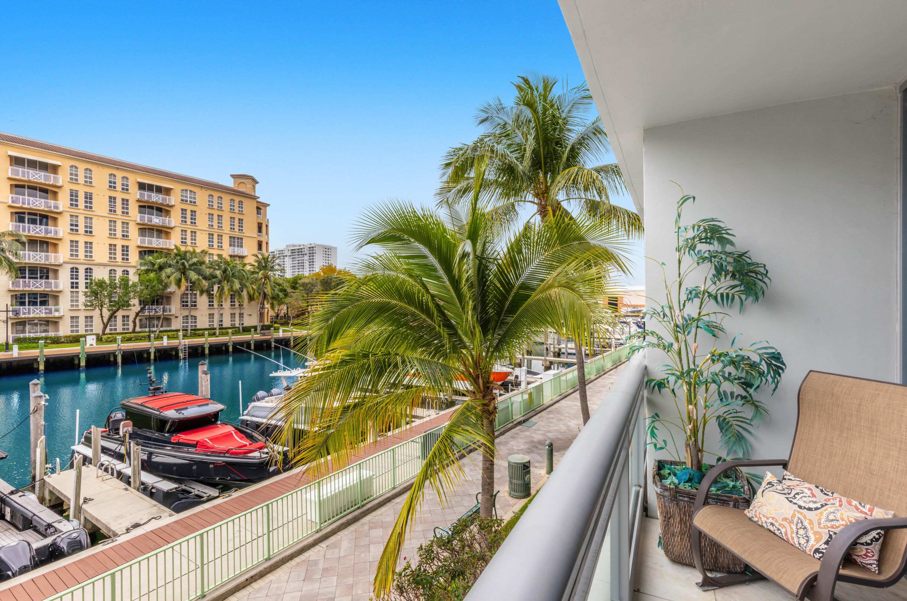 2950 NE 188th #122, Aventura FL 33180