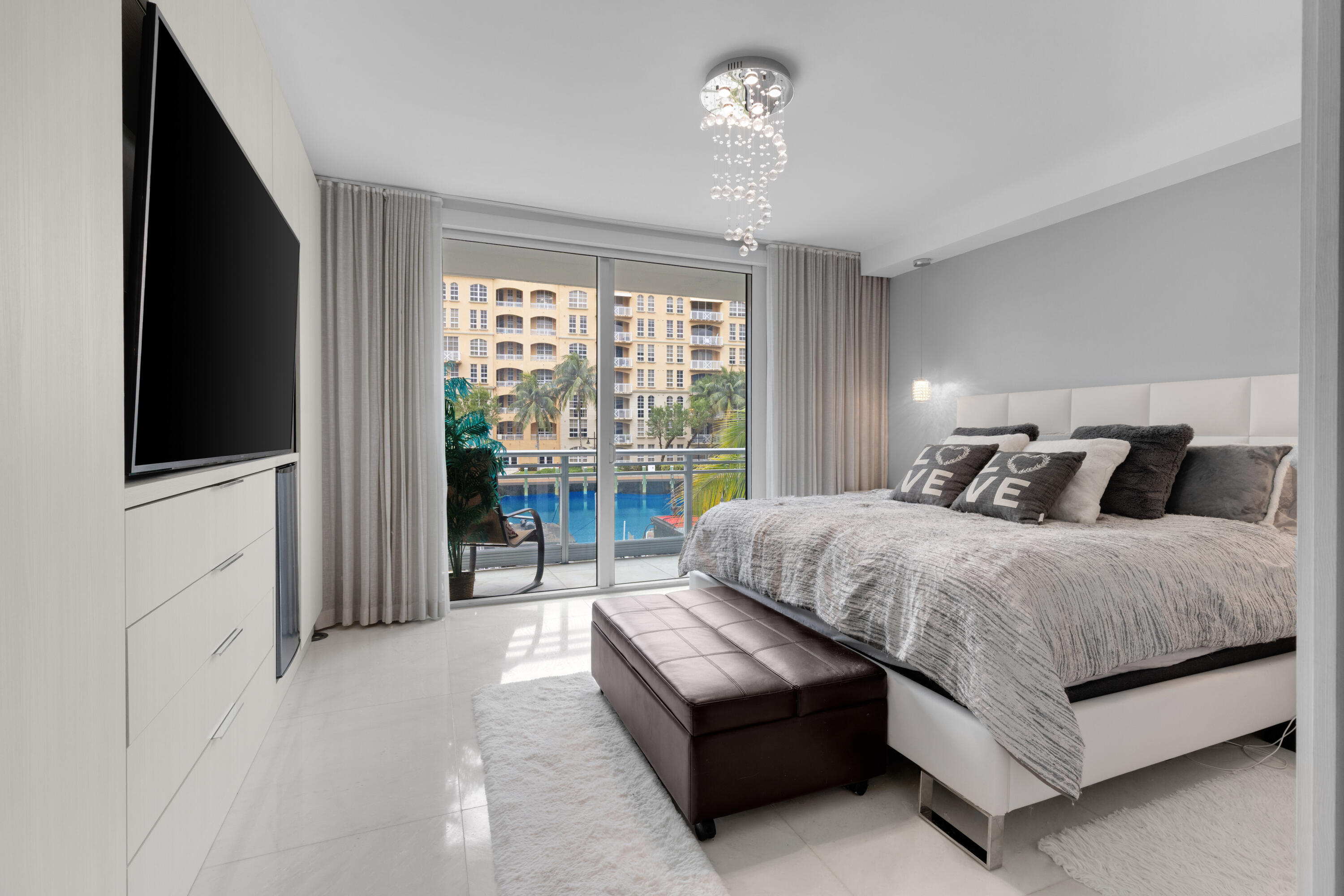 2950 NE 188th #122, Aventura FL 33180
