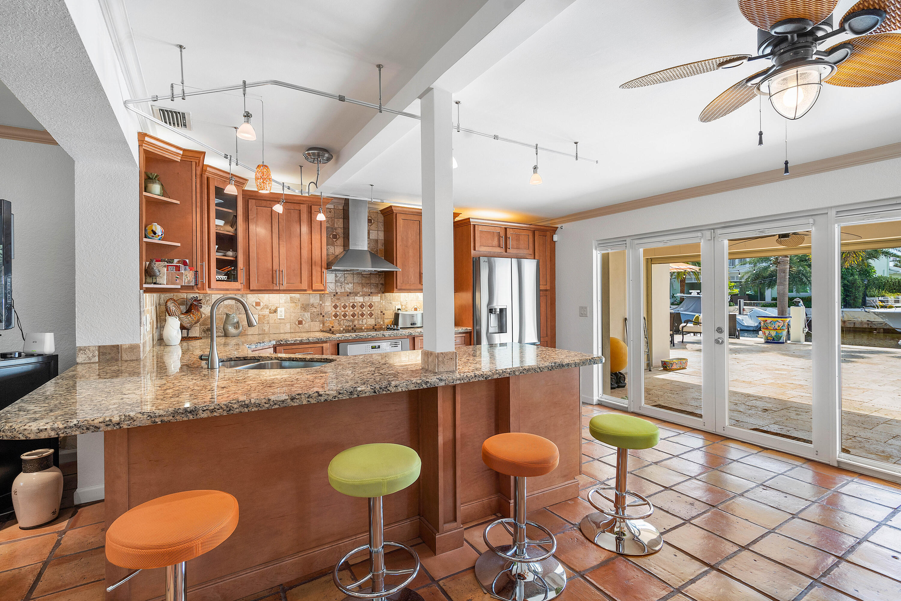 2330 NE 48TH, Lighthouse Point FL 33064