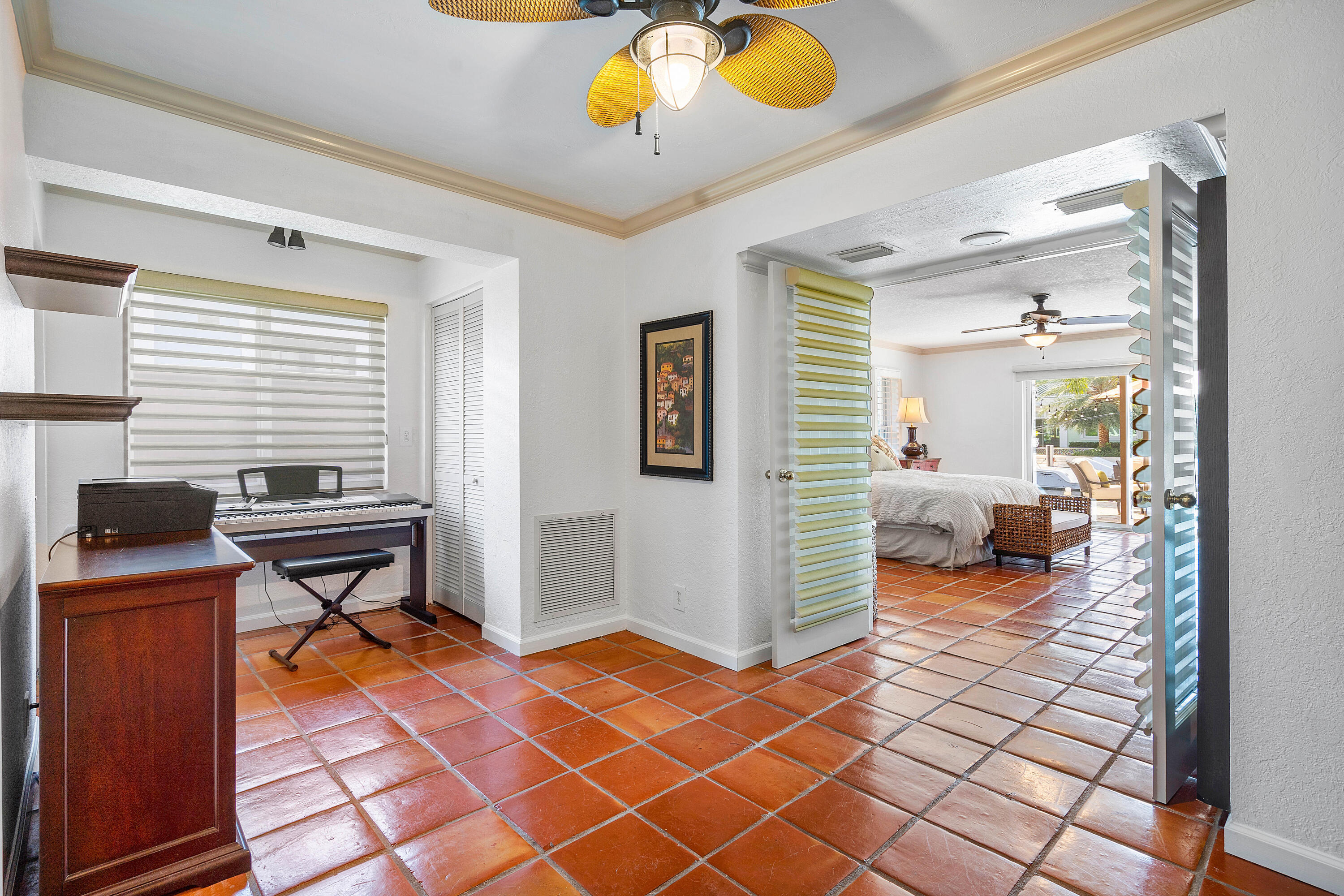 2330 NE 48TH, Lighthouse Point FL 33064