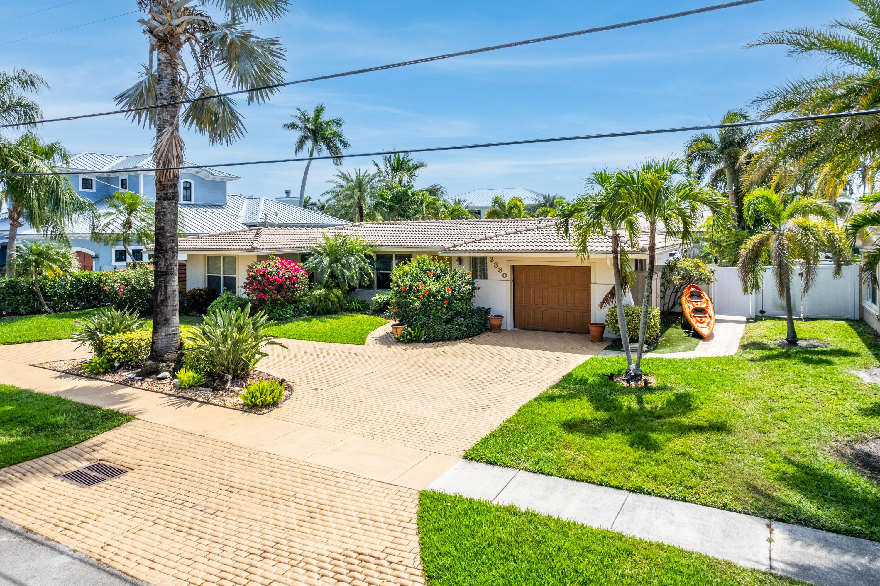 2330 NE 48TH, Lighthouse Point FL 33064