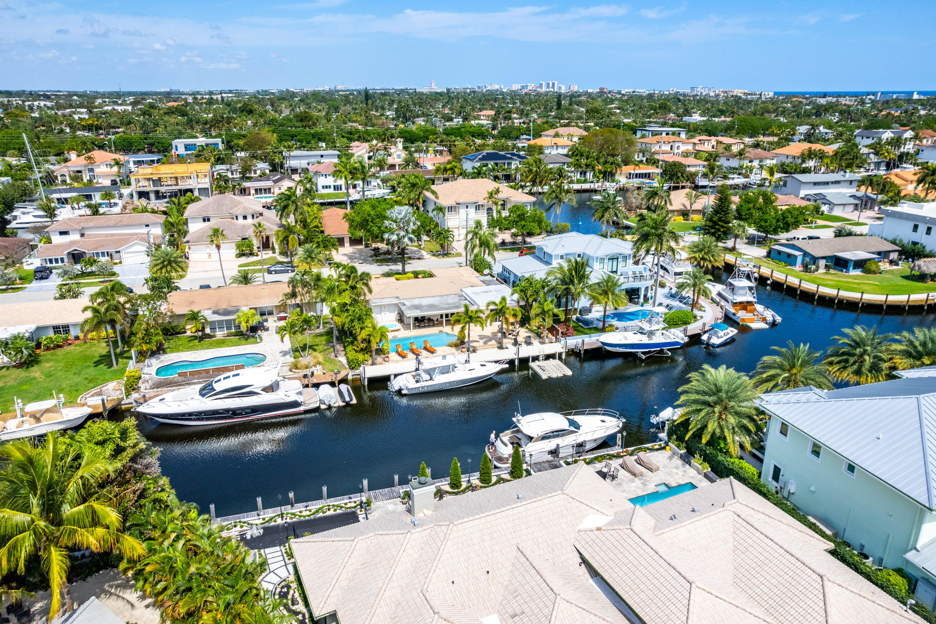 2330 NE 48TH, Lighthouse Point FL 33064
