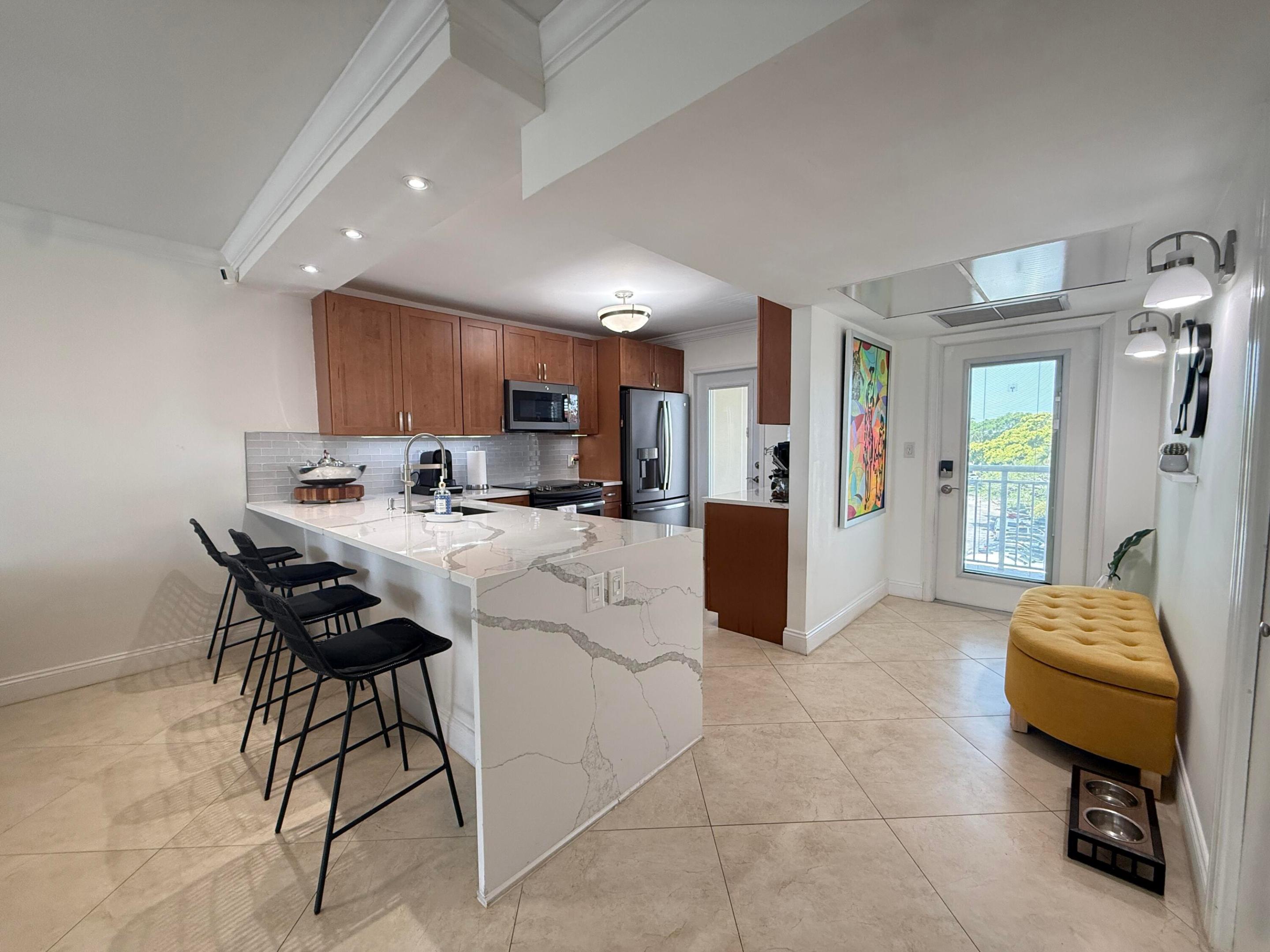 3180 NE 48TH #406, Lighthouse Point FL 33064