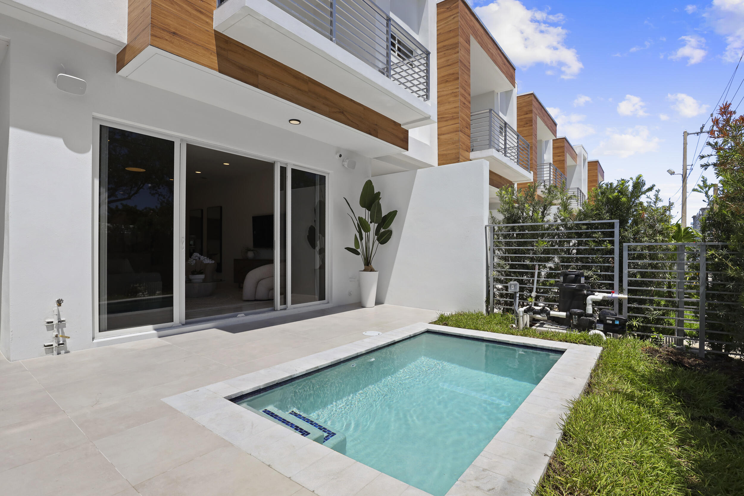 1807 NE 13 #1807, Fort Lauderdale FL 33304