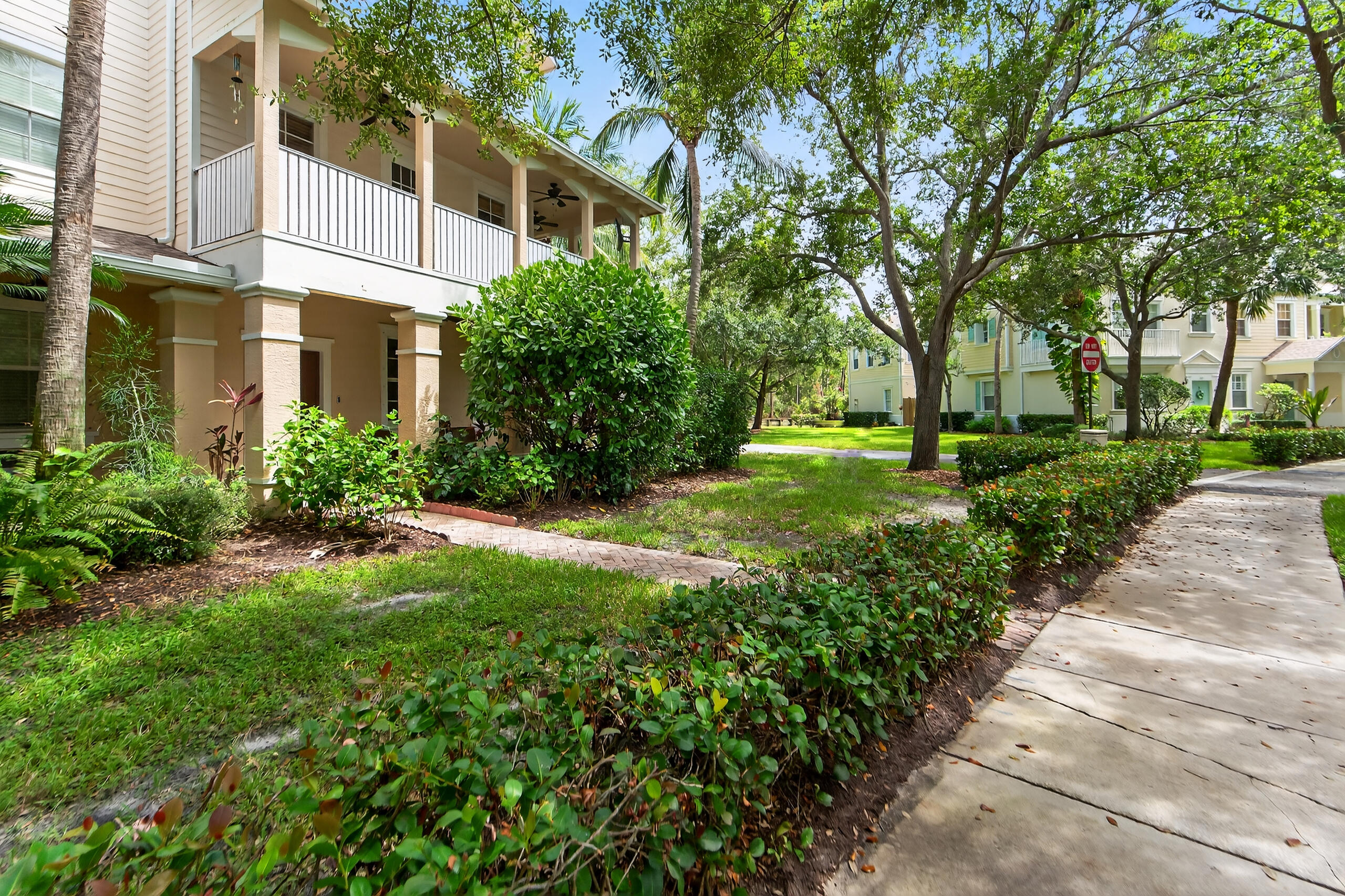 297 E Bay Cedar, Jupiter FL 33458