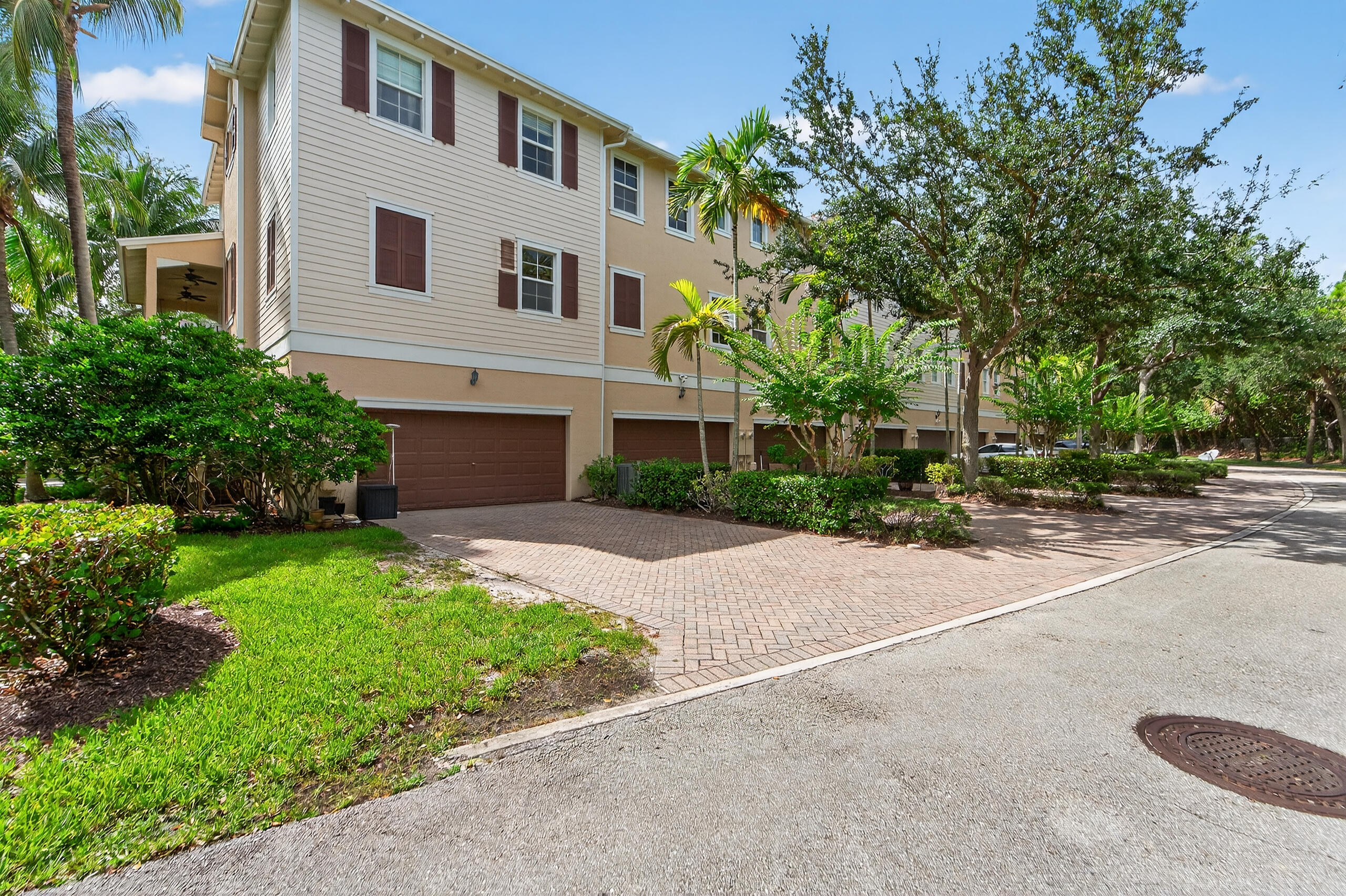 297 E Bay Cedar, Jupiter FL 33458
