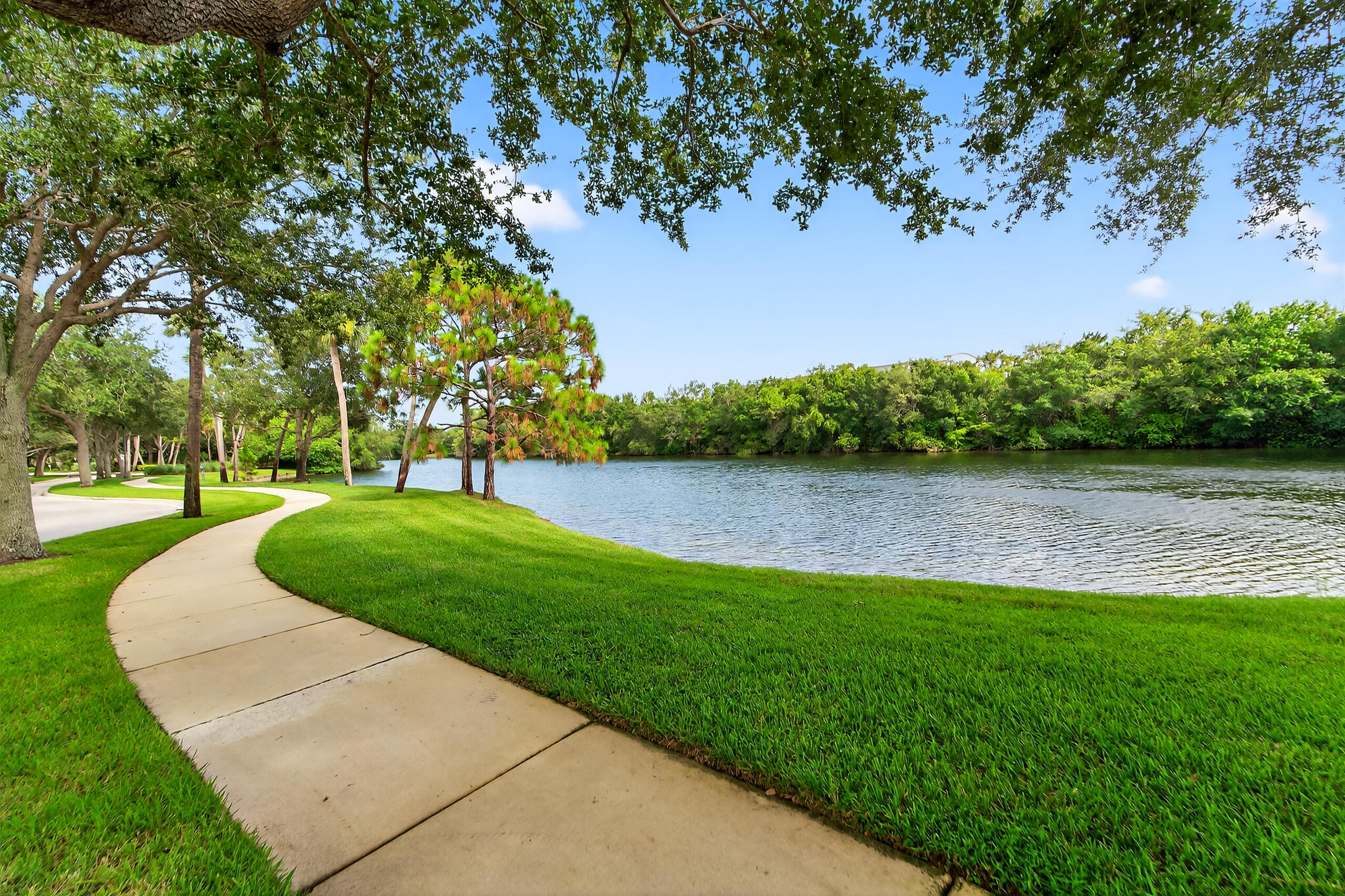 297 E Bay Cedar, Jupiter FL 33458