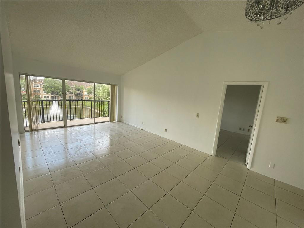 9033 WILES #302, Coral Springs FL 33067