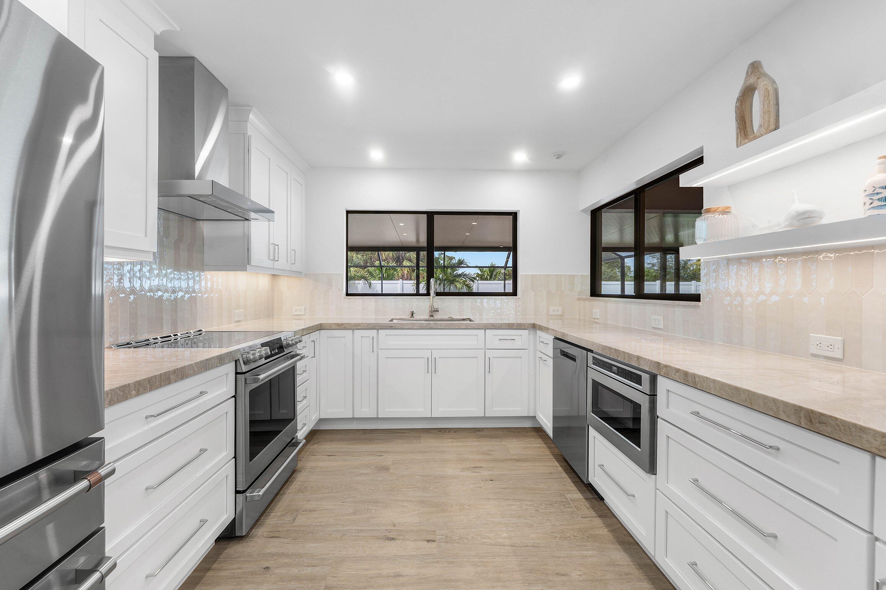 111 FAIRVIEW, Tequesta FL 33469