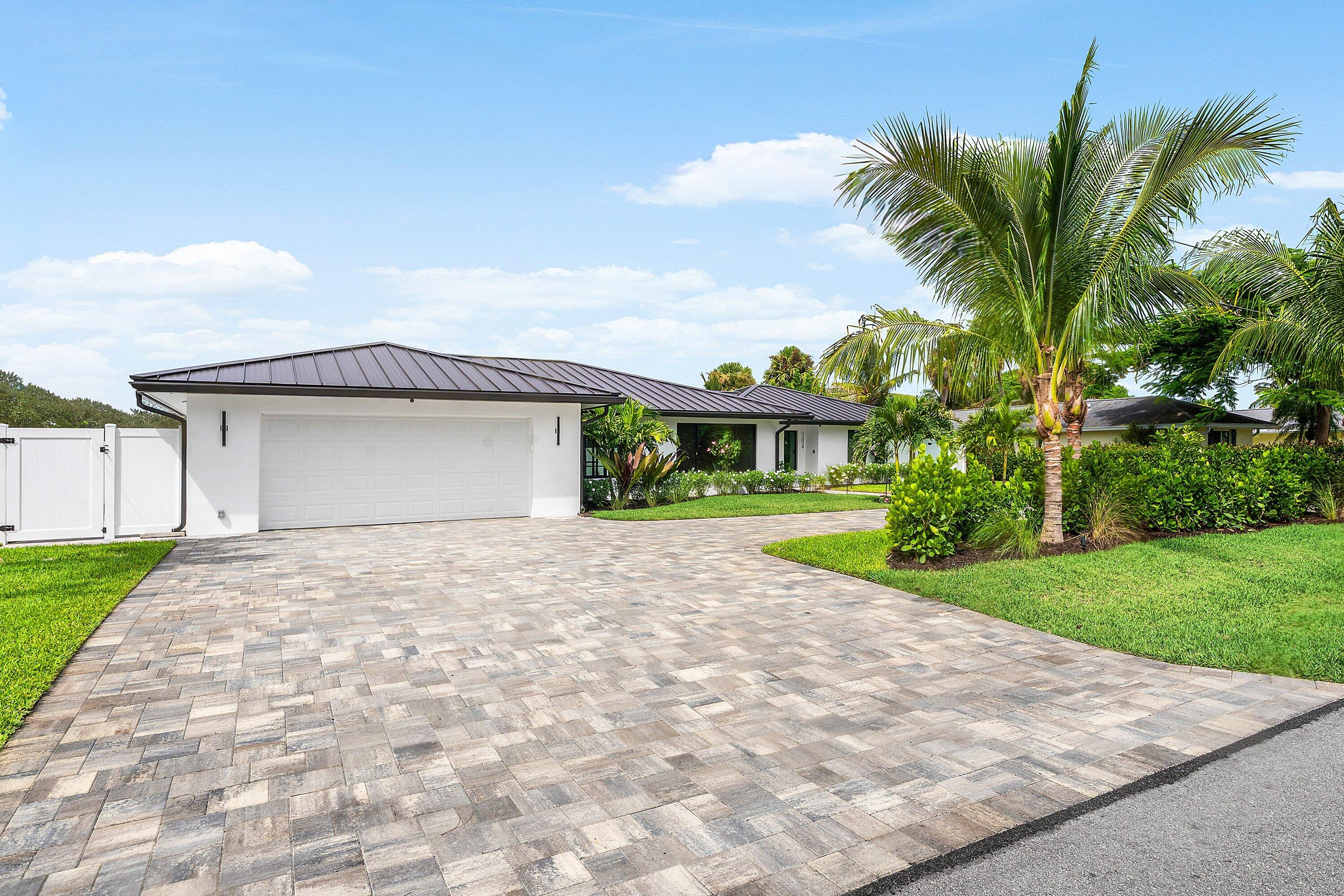 111 FAIRVIEW, Tequesta FL 33469