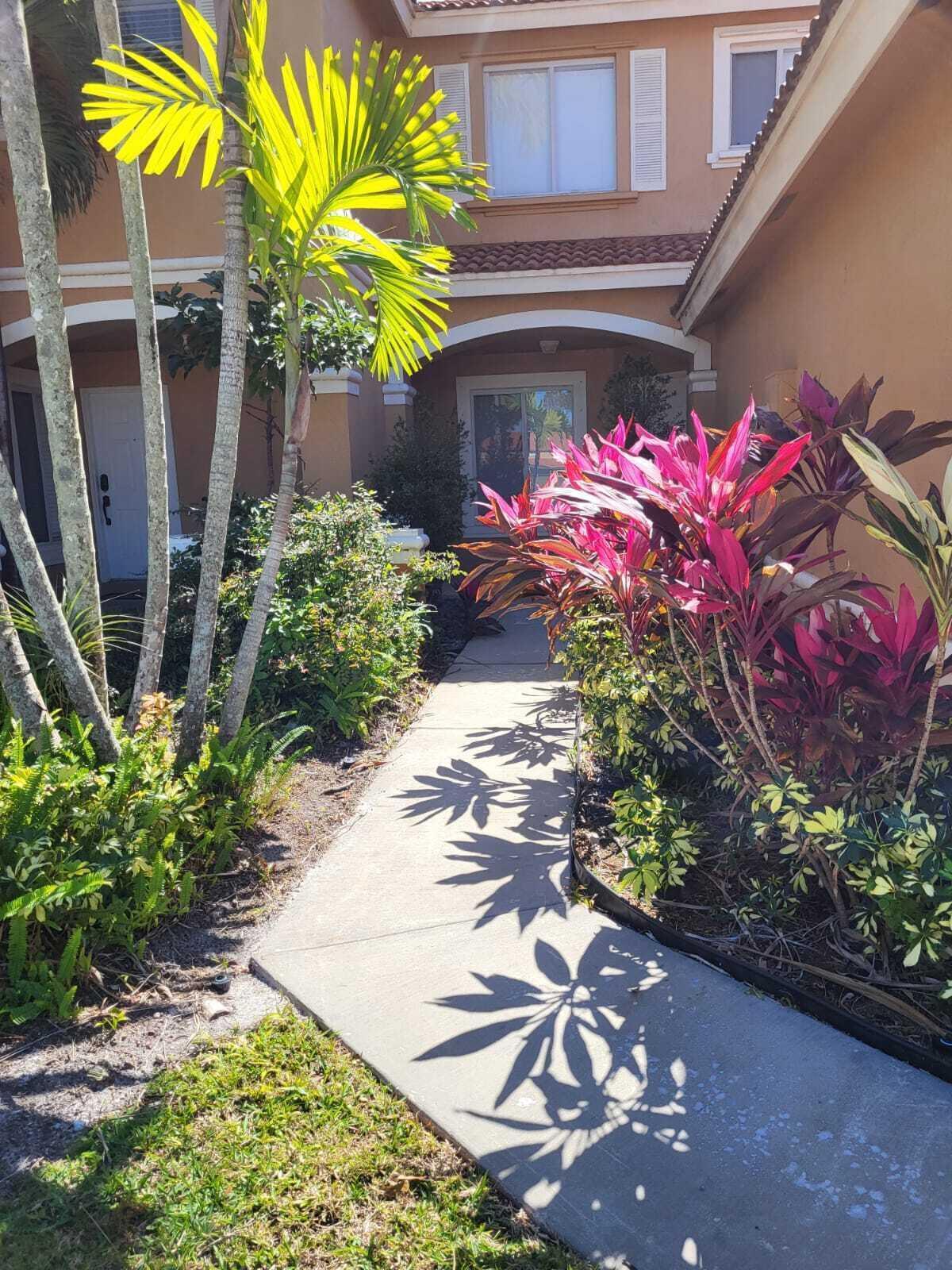 6136 Southard, West Palm Beach FL 33411