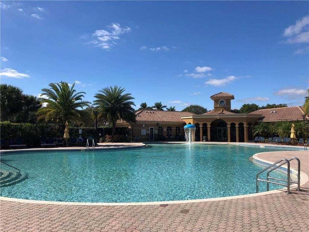 6136 Southard, West Palm Beach FL 33411