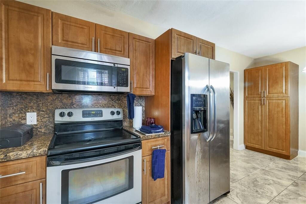 617 LAKESIDE, Boynton Beach FL 33435