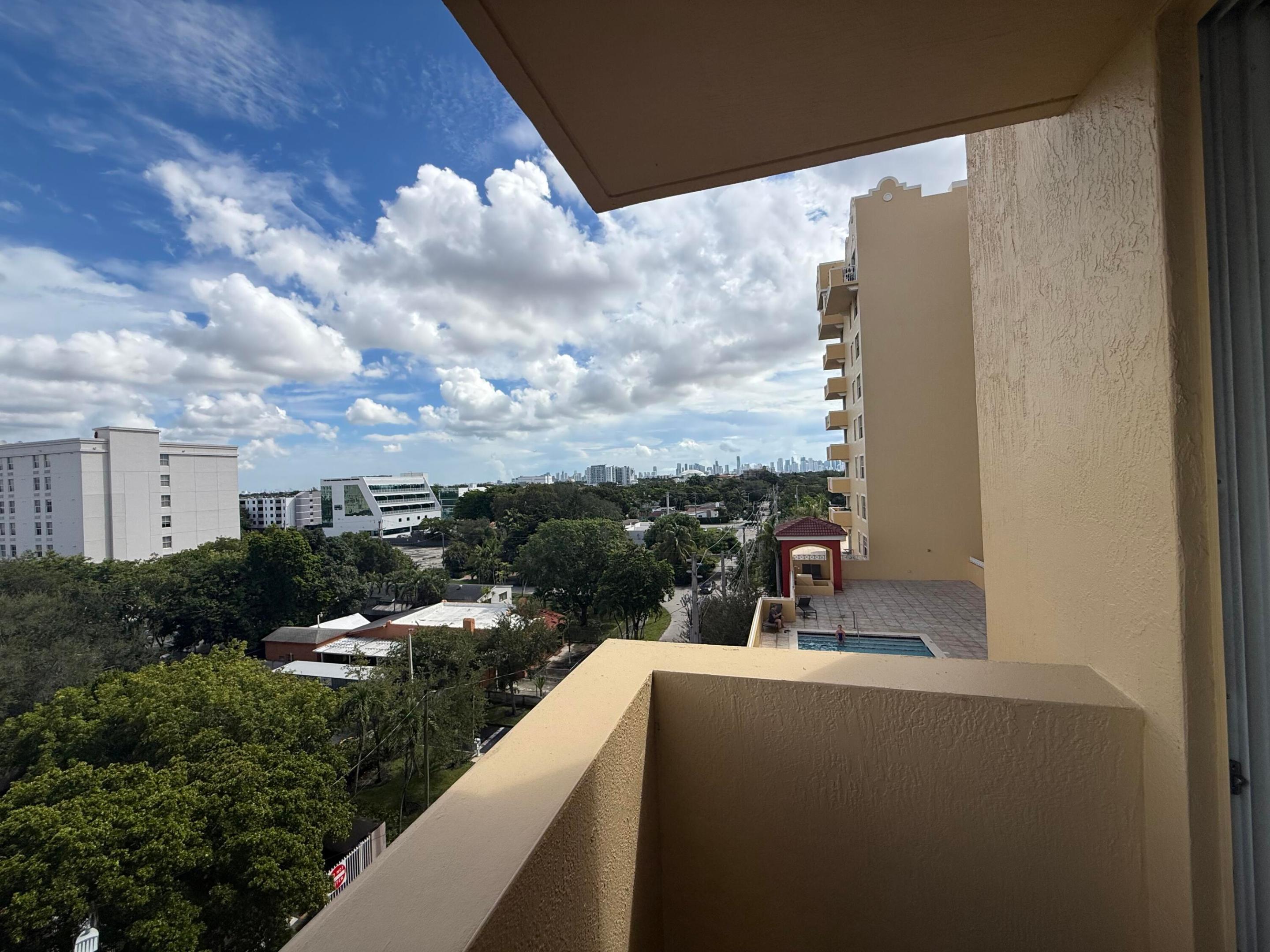 215 SW 42ND #601, Miami FL 33134