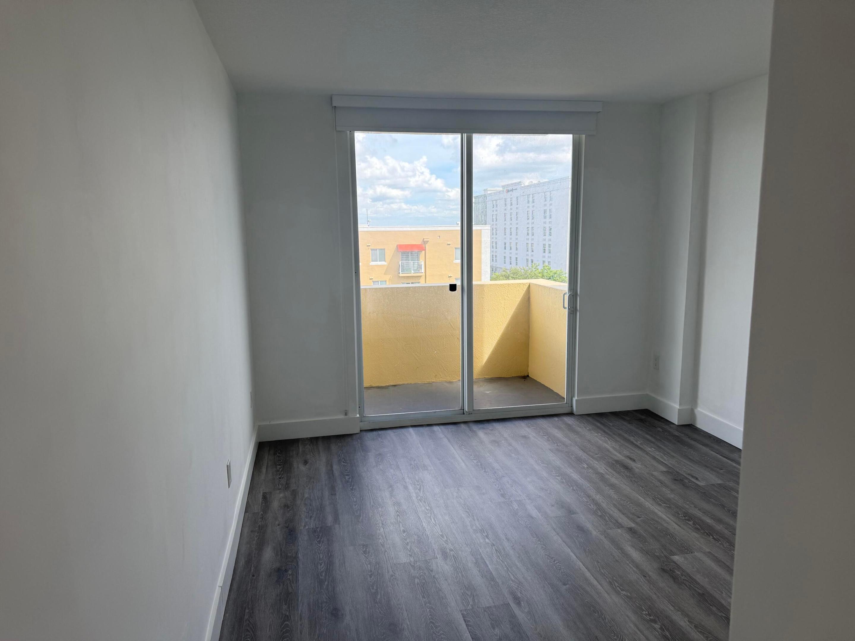 215 SW 42ND #601, Miami FL 33134