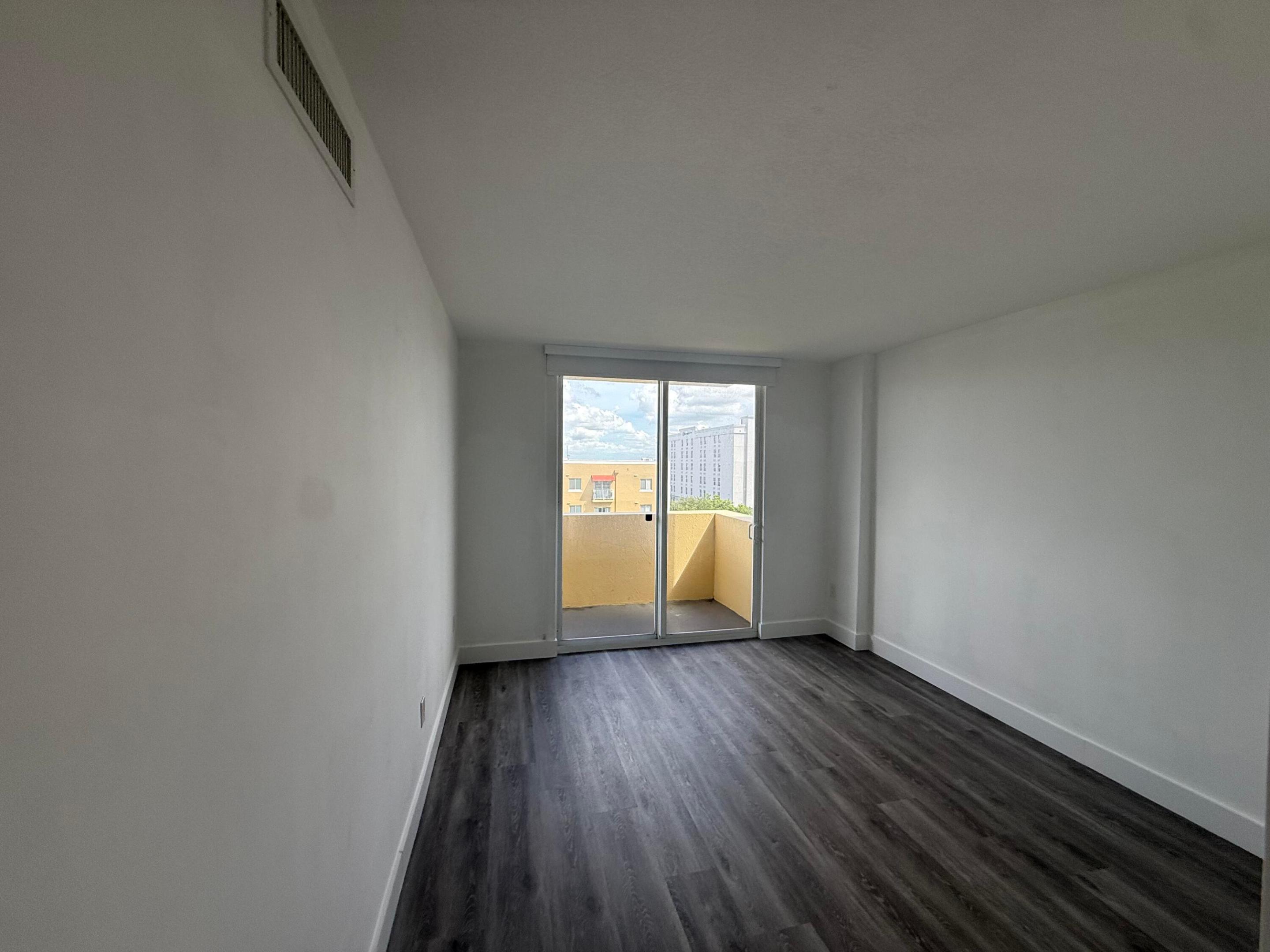 215 SW 42ND #601, Miami FL 33134