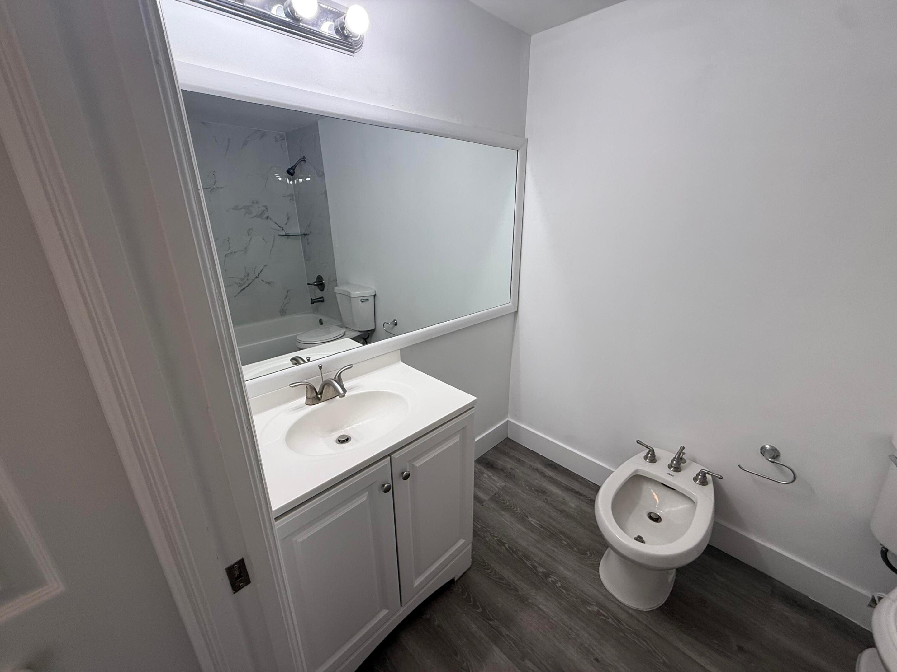 215 SW 42ND #601, Miami FL 33134