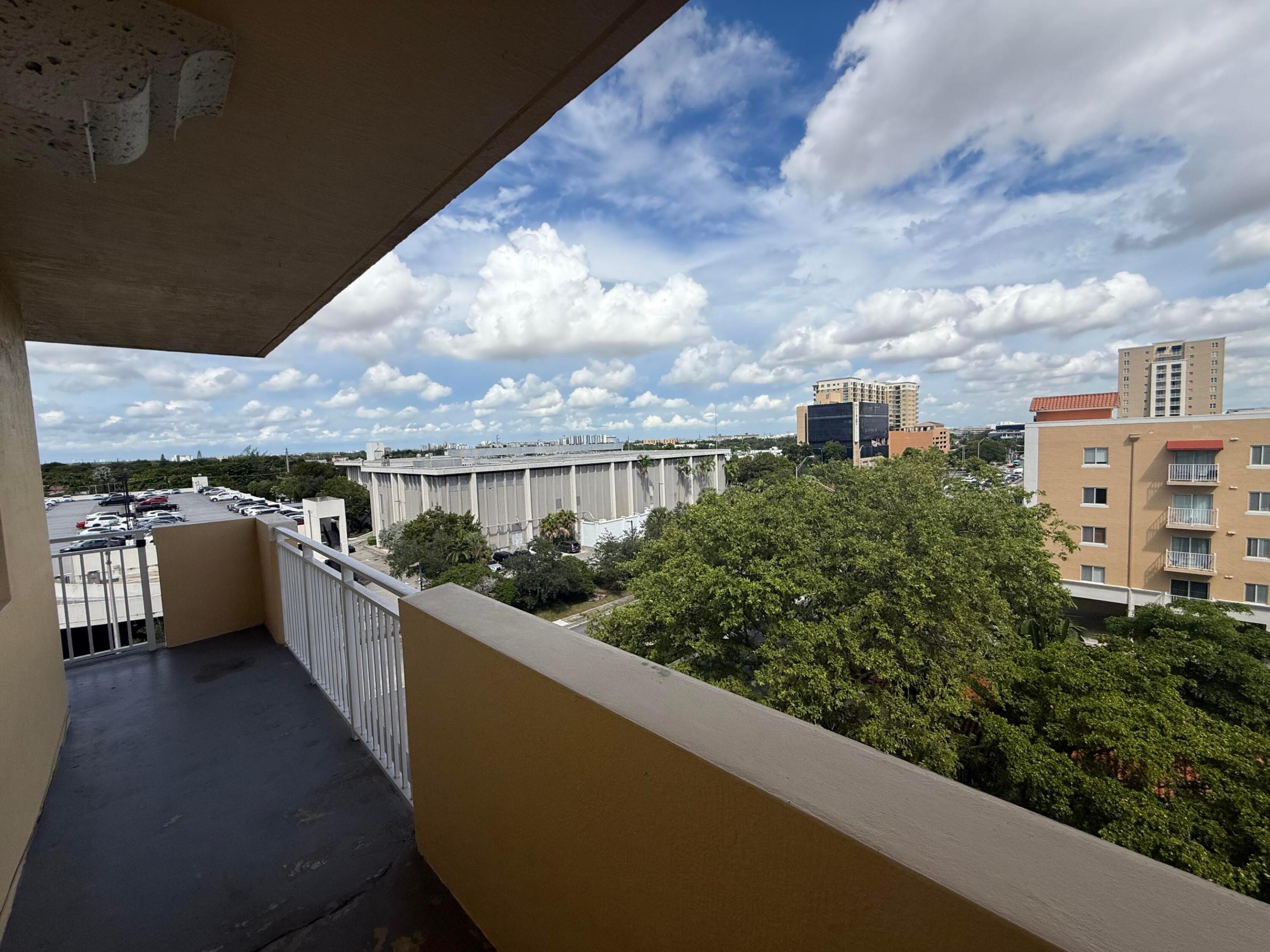 215 SW 42ND #601, Miami FL 33134
