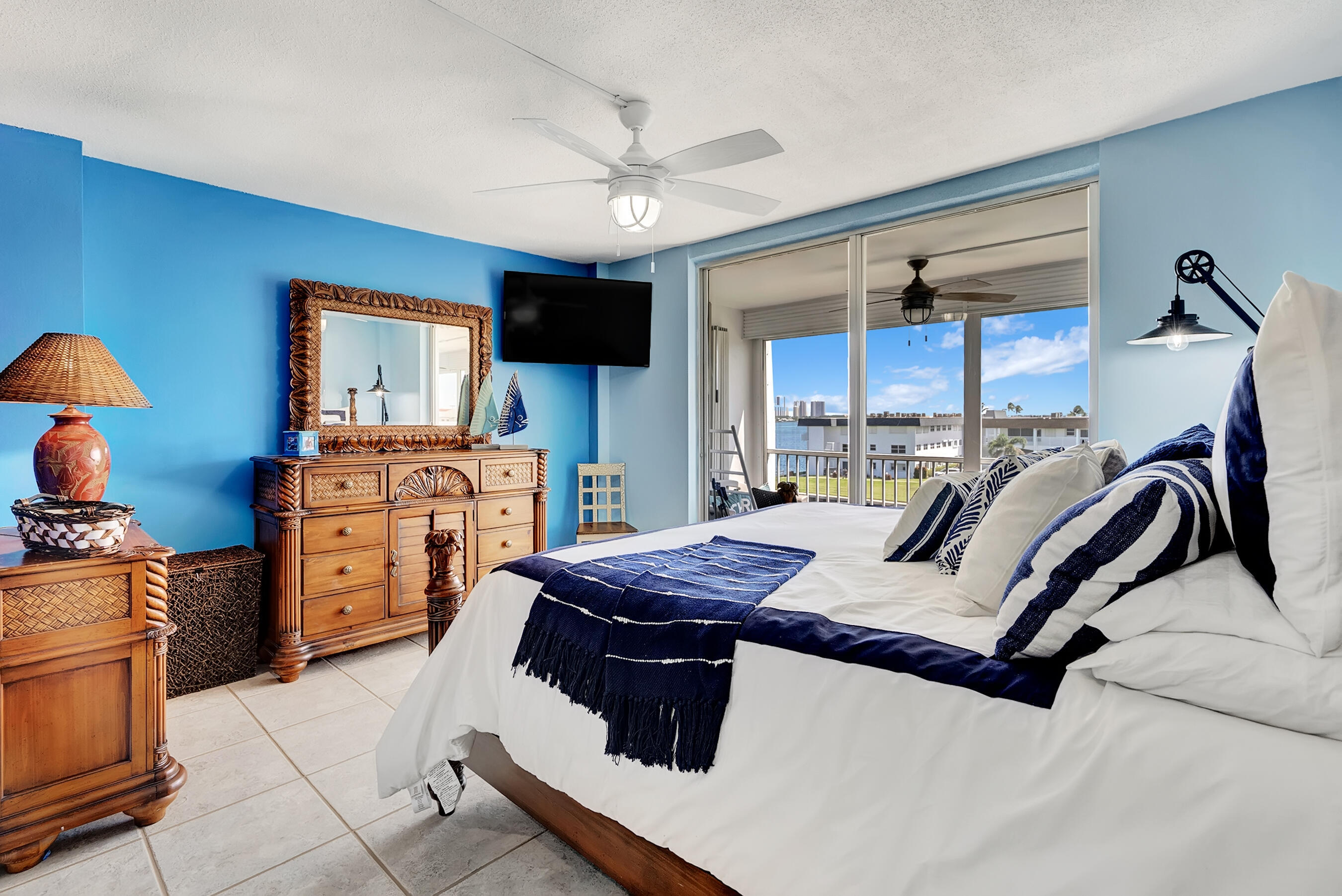 100 Paradise Harbour #408, North Palm Beach FL 33408