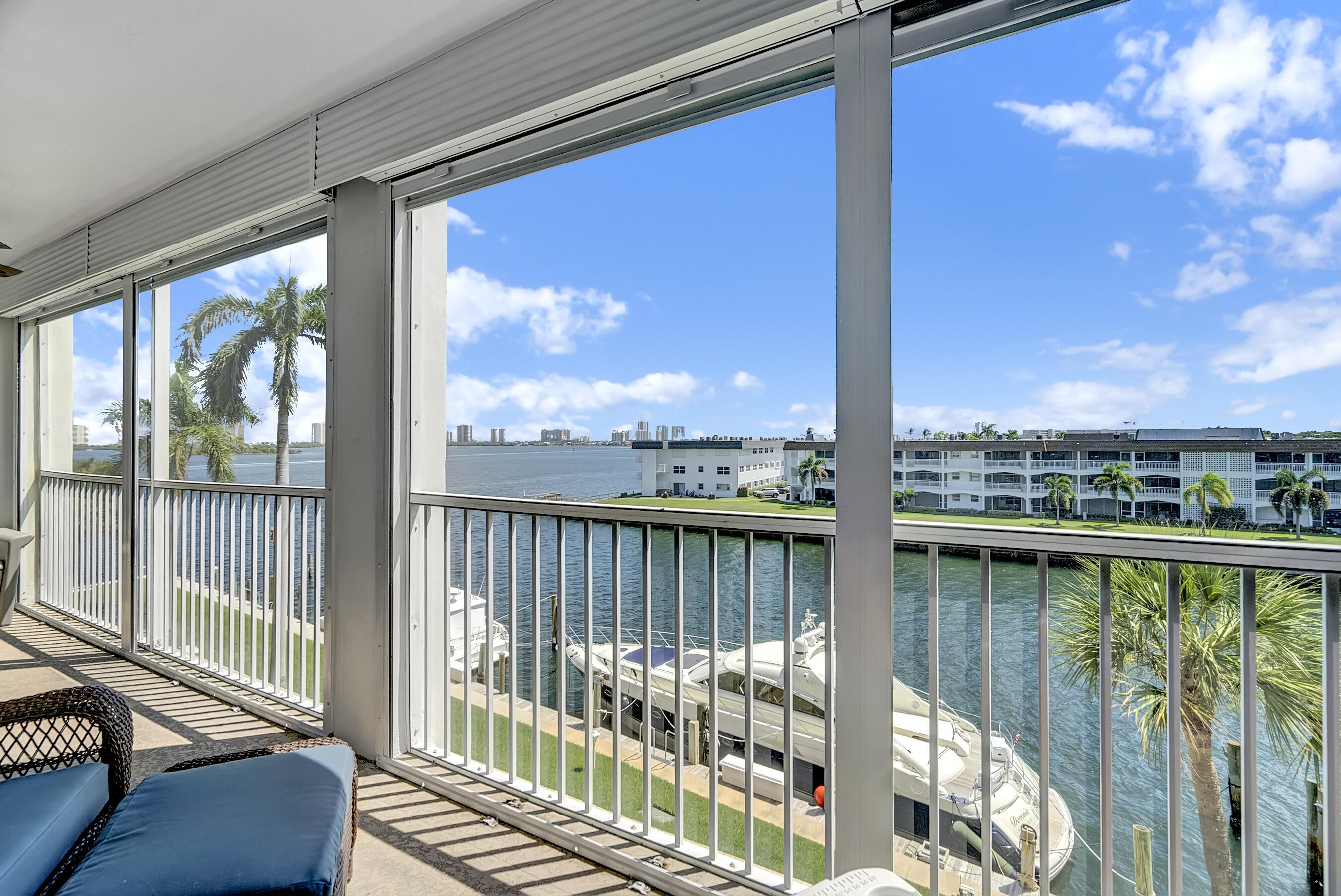 100 Paradise Harbour #408, North Palm Beach FL 33408