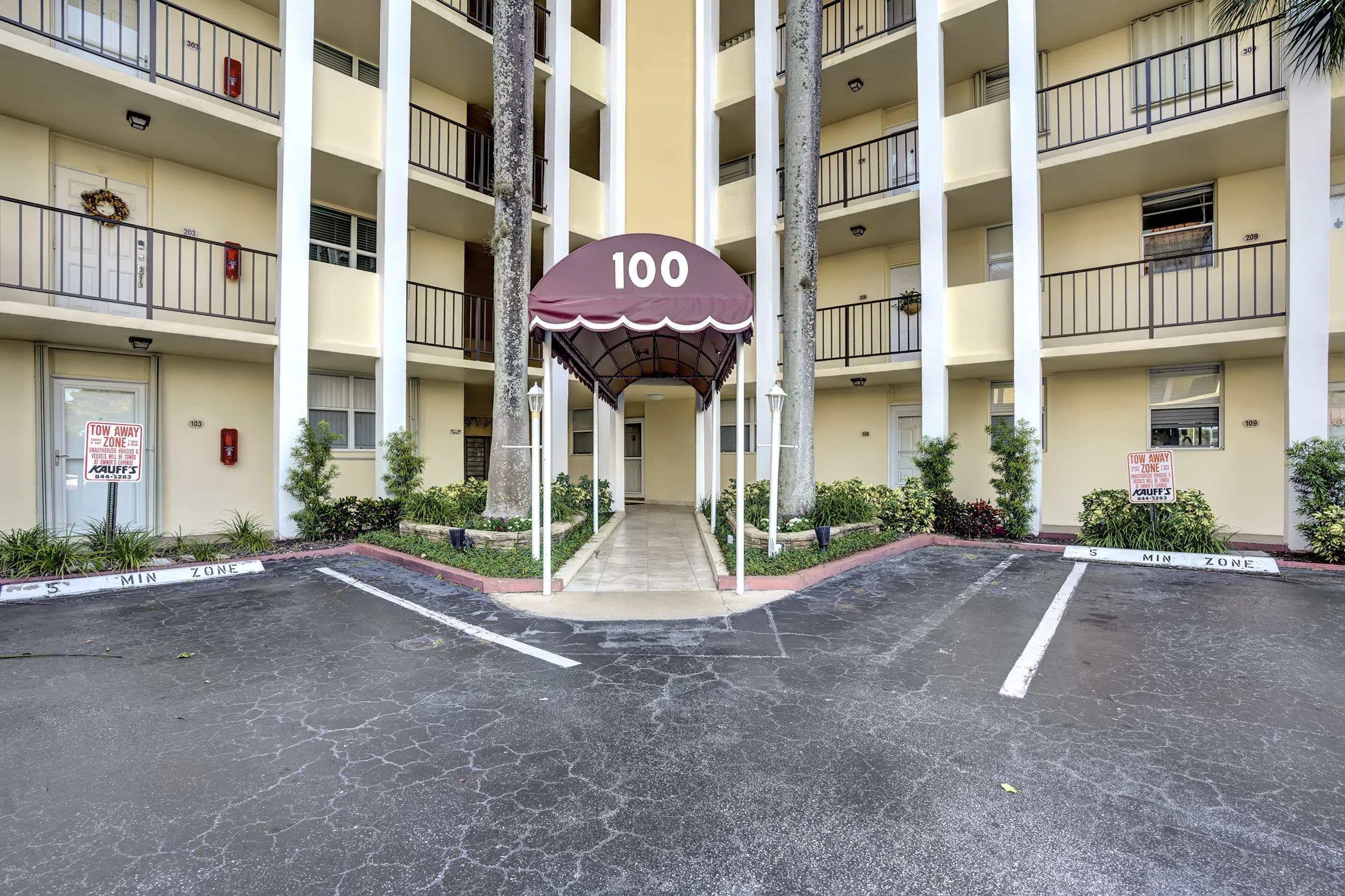 100 Paradise Harbour #408, North Palm Beach FL 33408