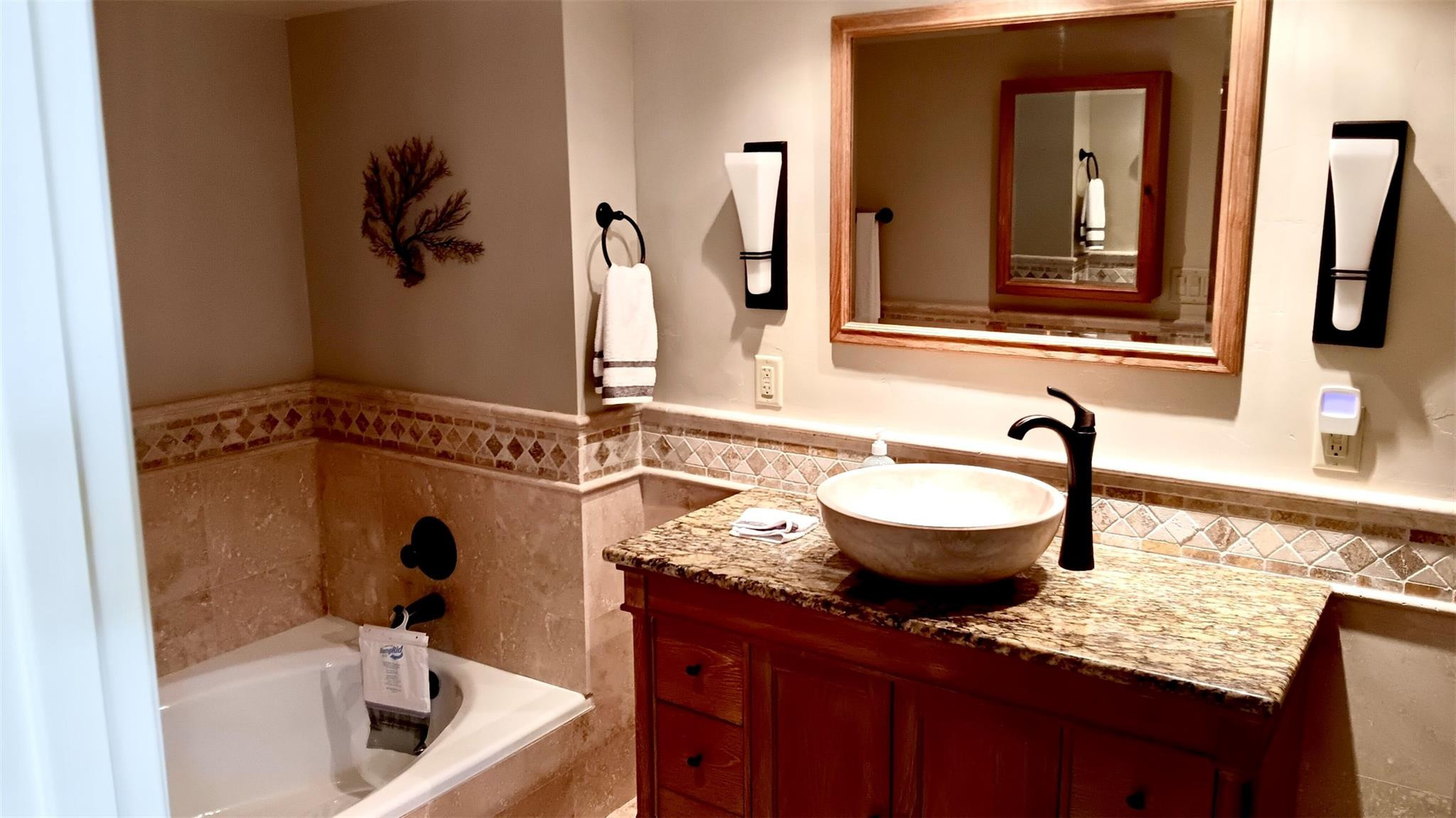 4900 N OCEAN #819, Lauderdale By The Sea FL 33308