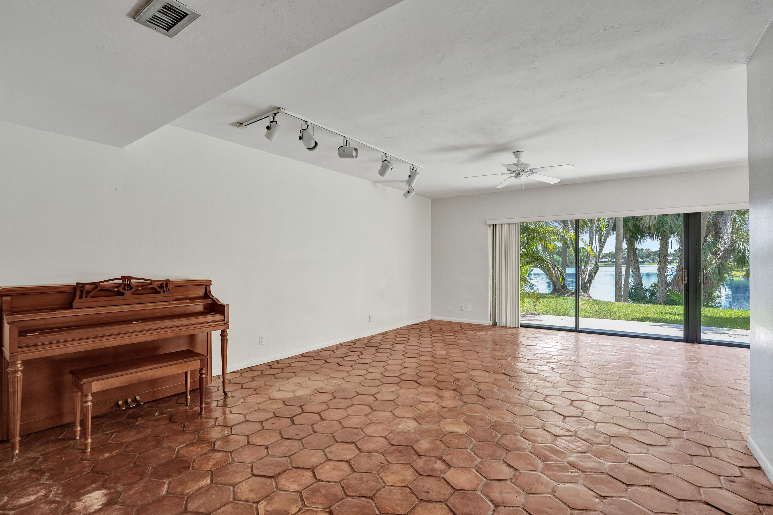 3410 Heather #3, Lauderhill FL 33319