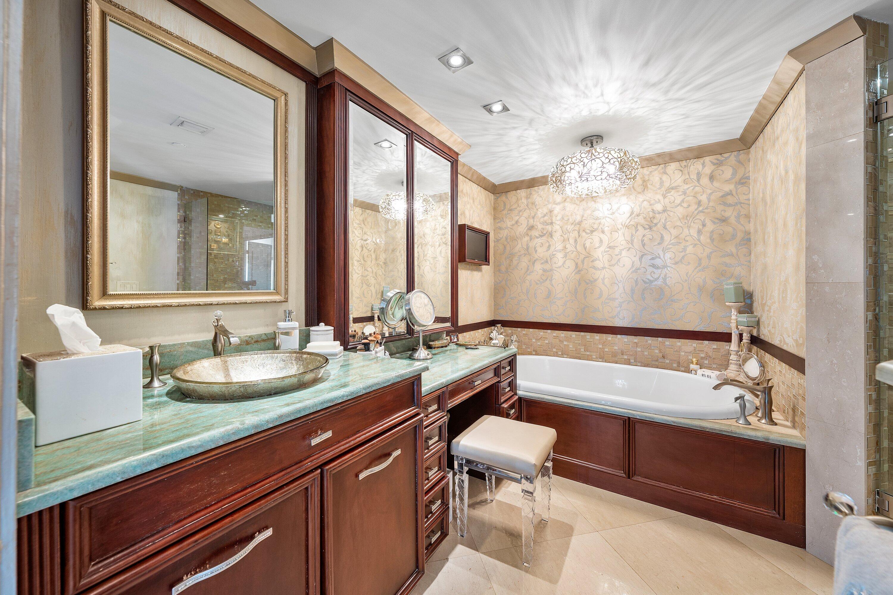 2100 N Ocean #19A, Fort Lauderdale FL 33305