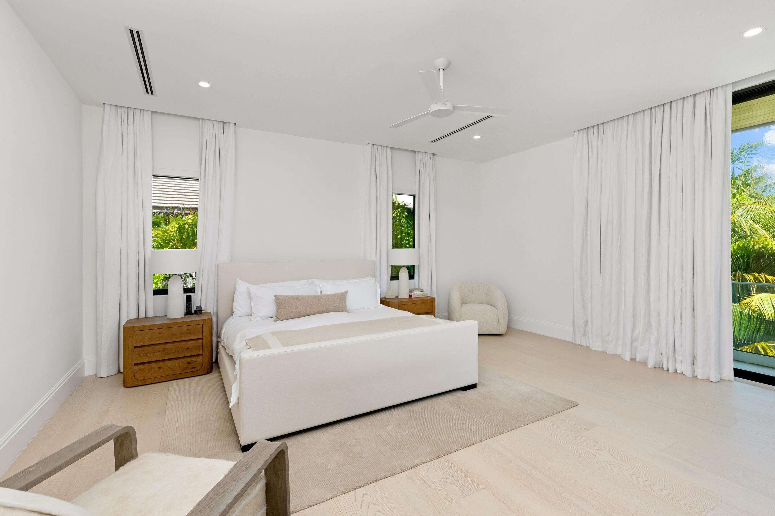 735 W Fern, Boca Raton FL 33432