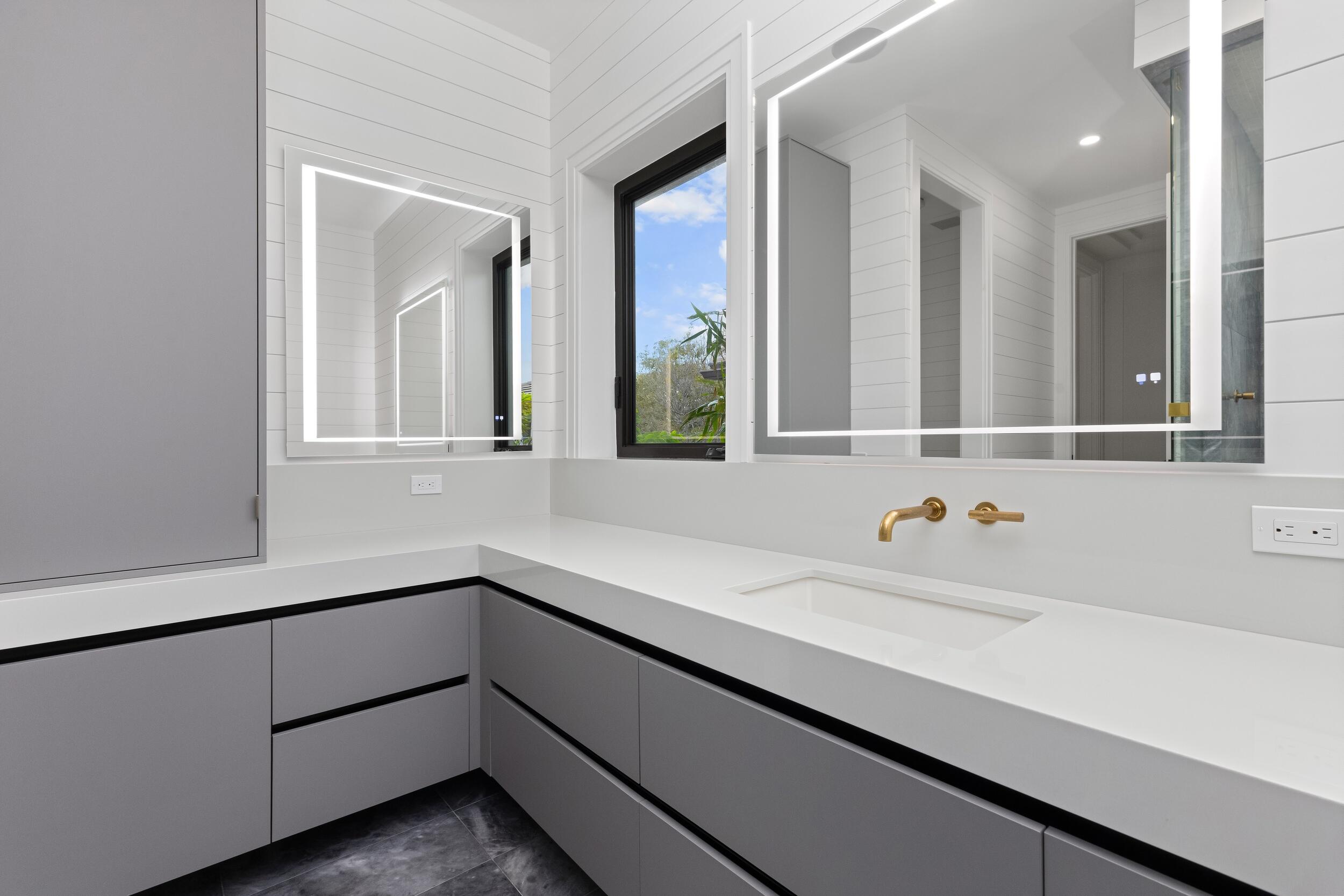735 W Fern, Boca Raton FL 33432