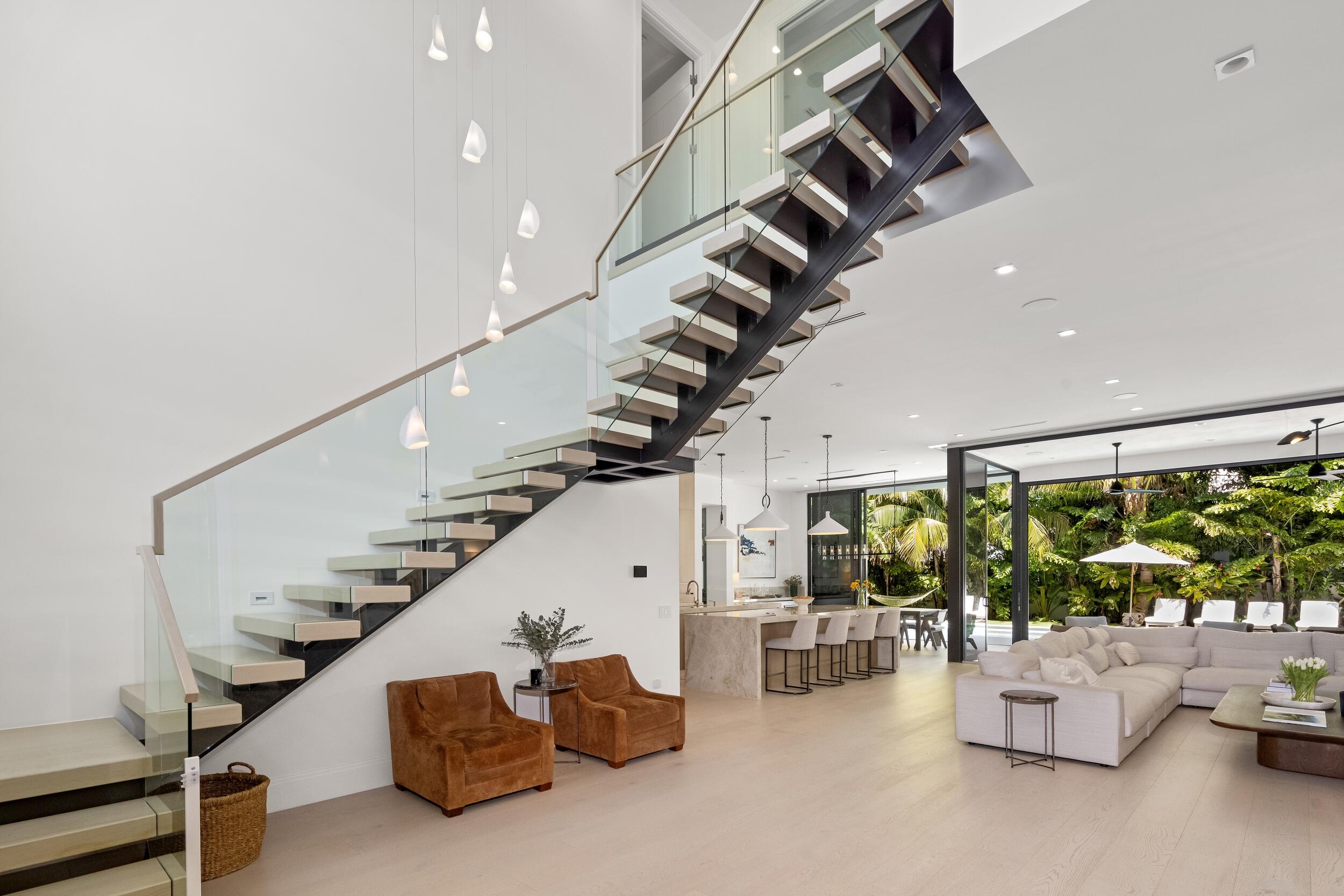 735 W Fern, Boca Raton FL 33432