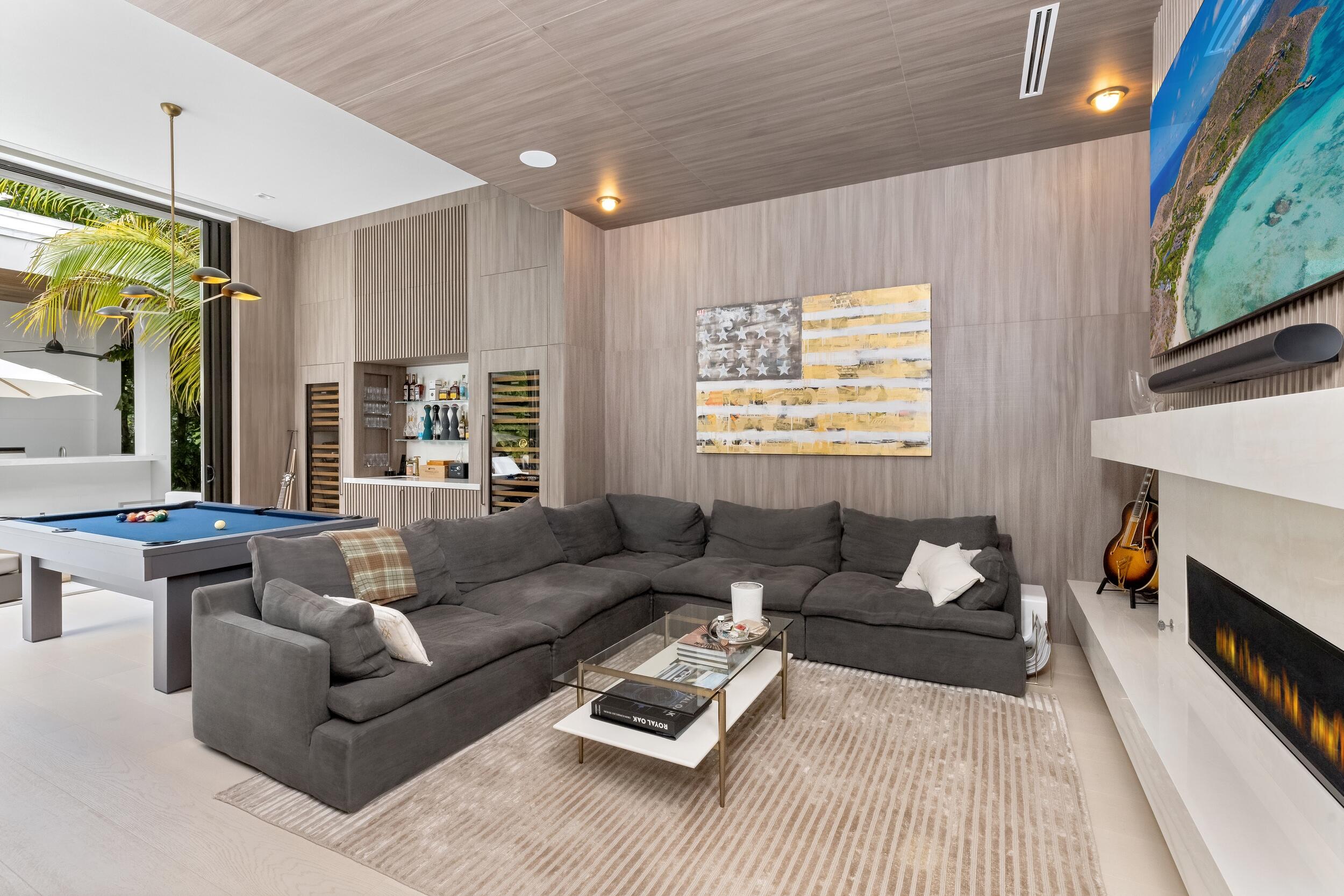 735 W Fern, Boca Raton FL 33432