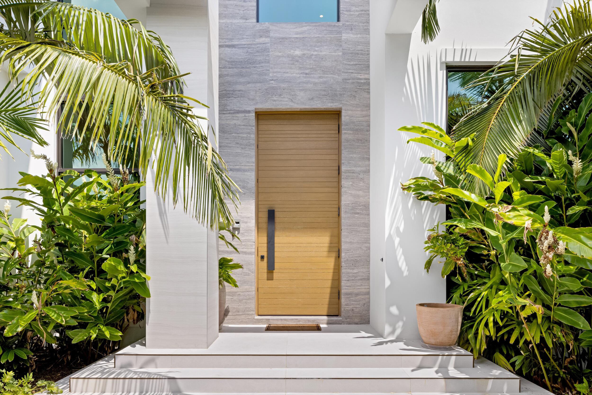 735 W Fern, Boca Raton FL 33432