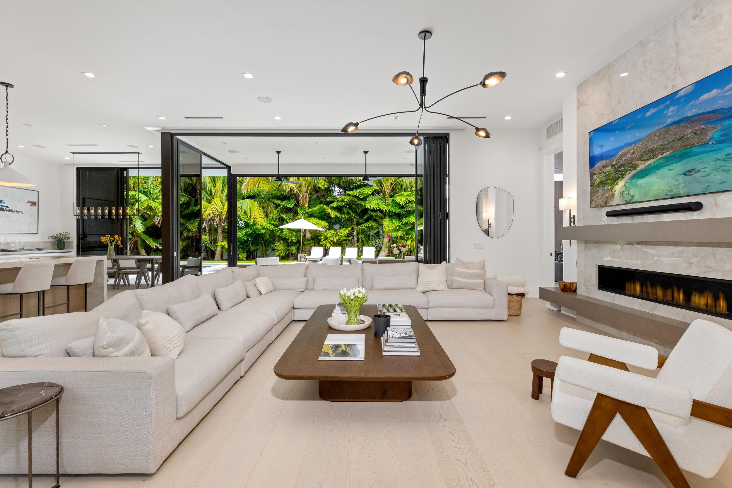 735 W Fern, Boca Raton FL 33432