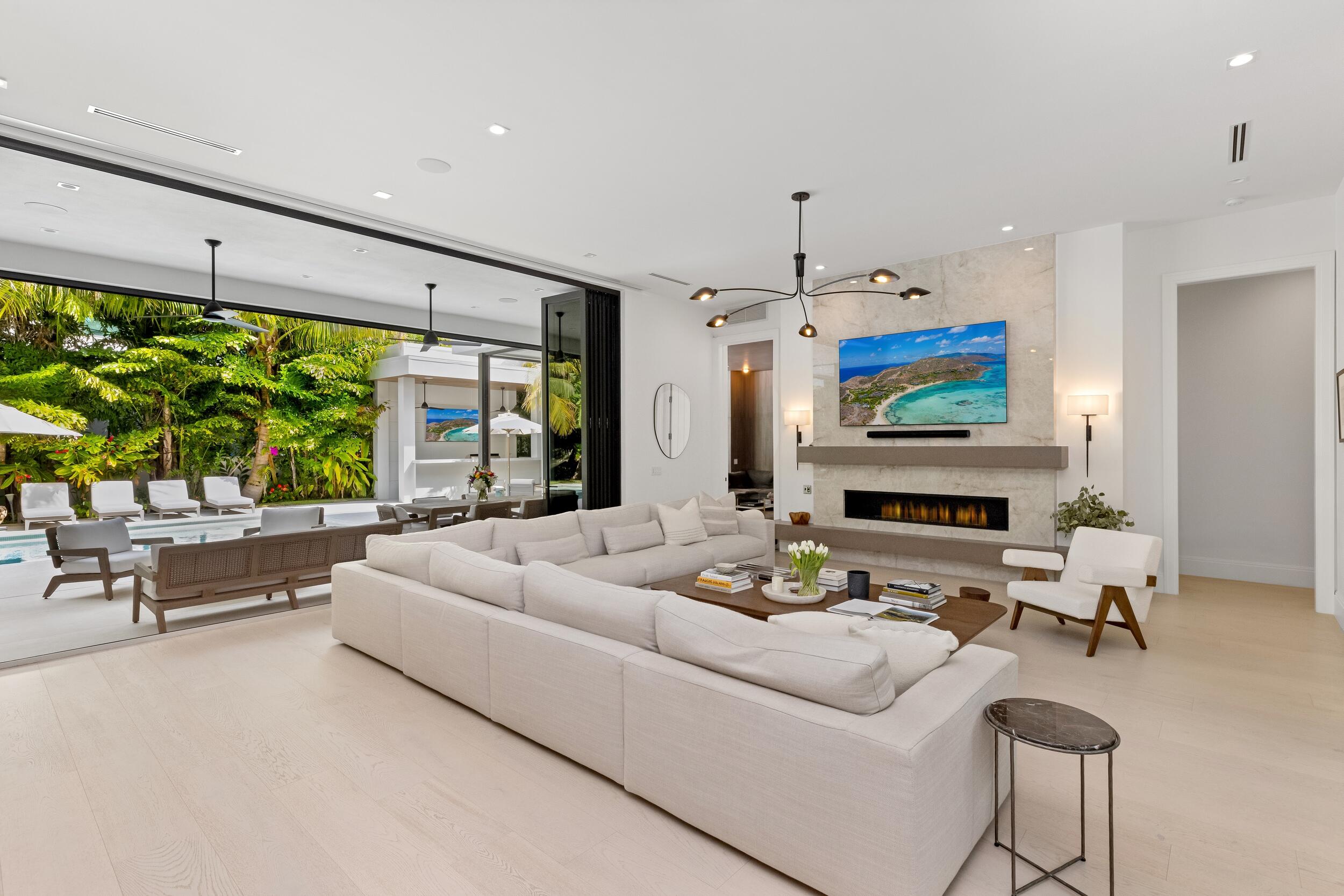 735 W Fern, Boca Raton FL 33432