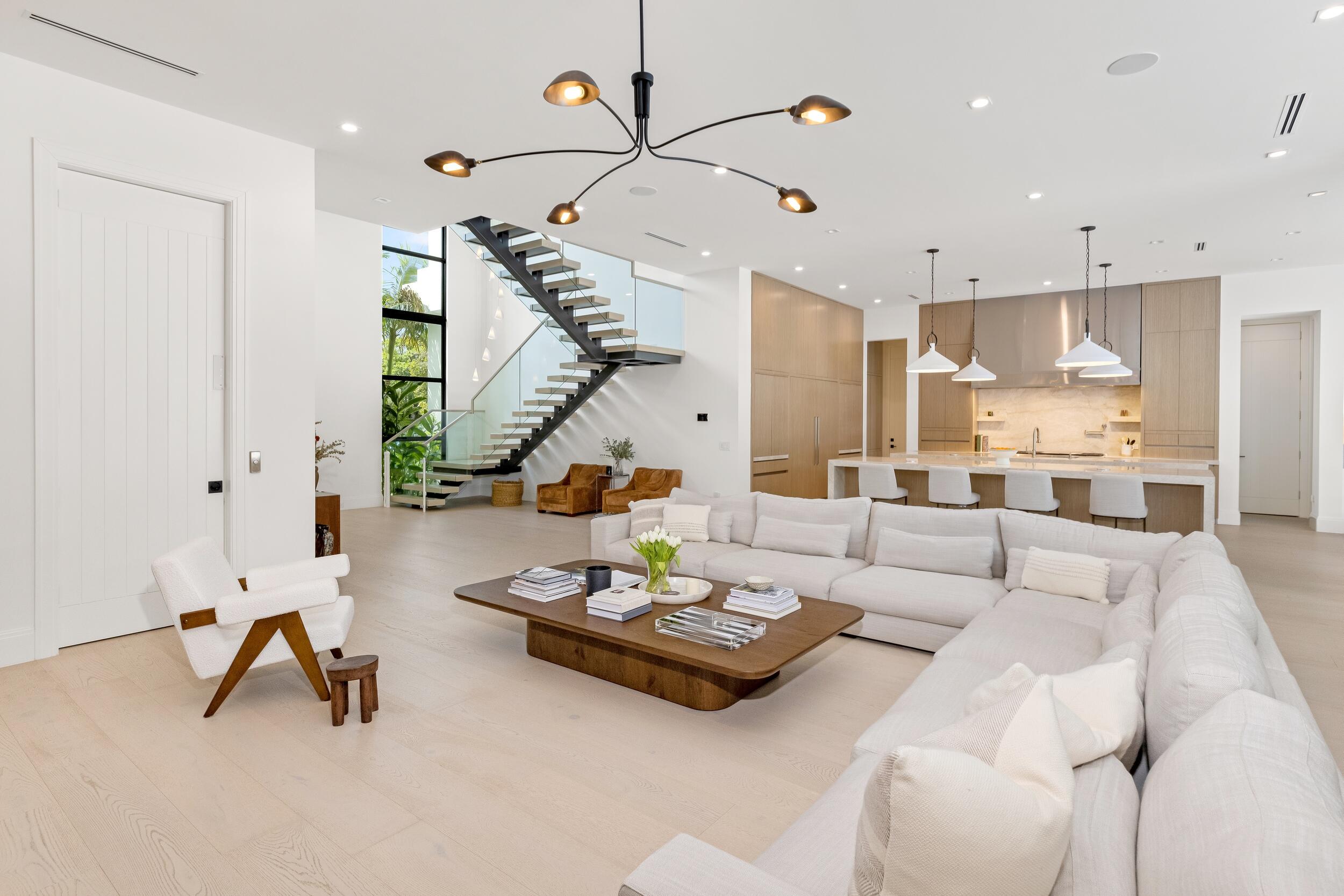 735 W Fern, Boca Raton FL 33432