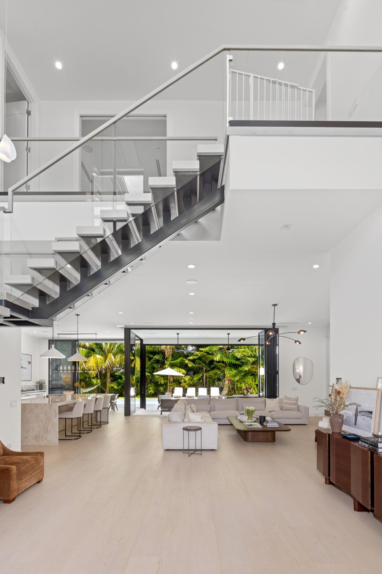 735 W Fern, Boca Raton FL 33432