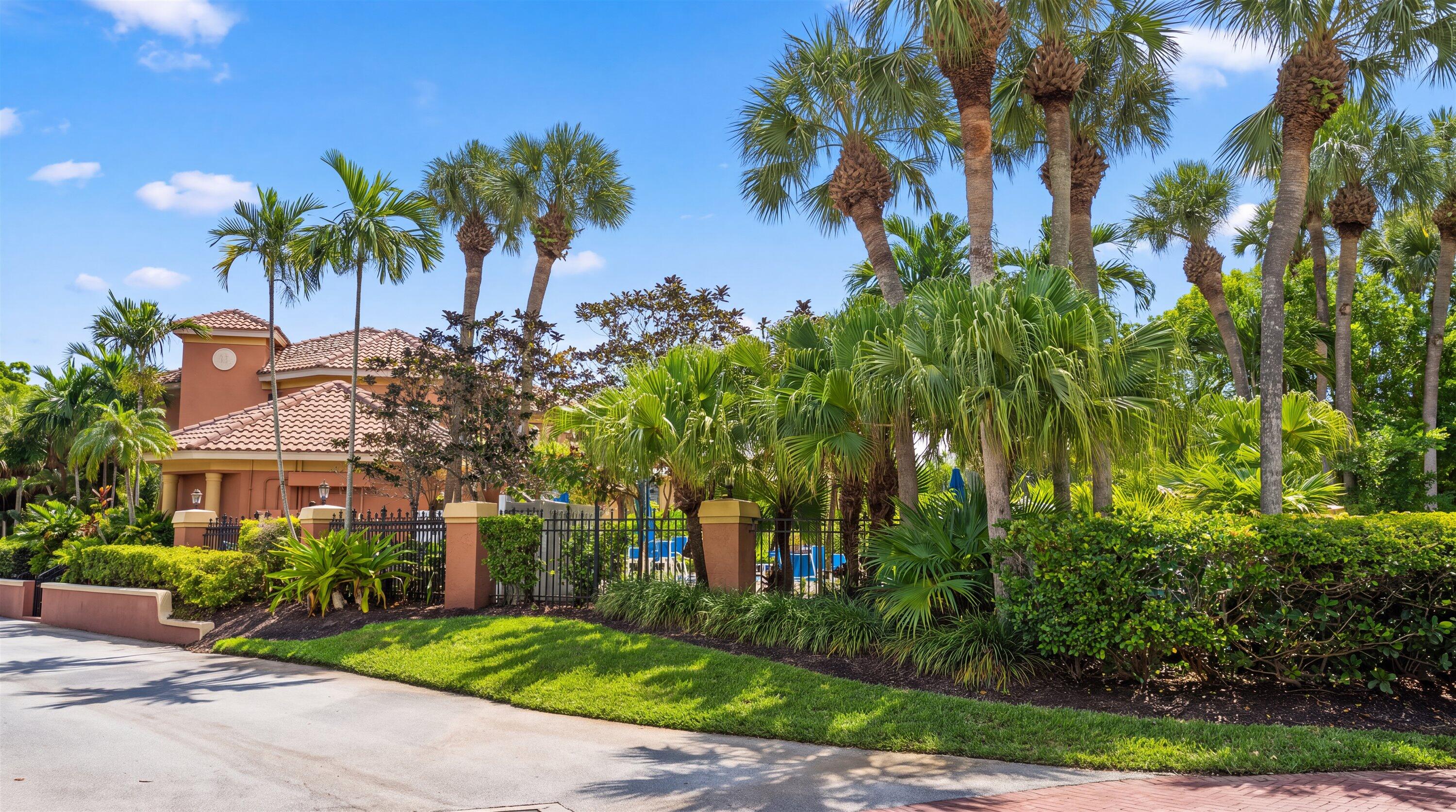 24 Uno Lago, Juno Beach FL 33408