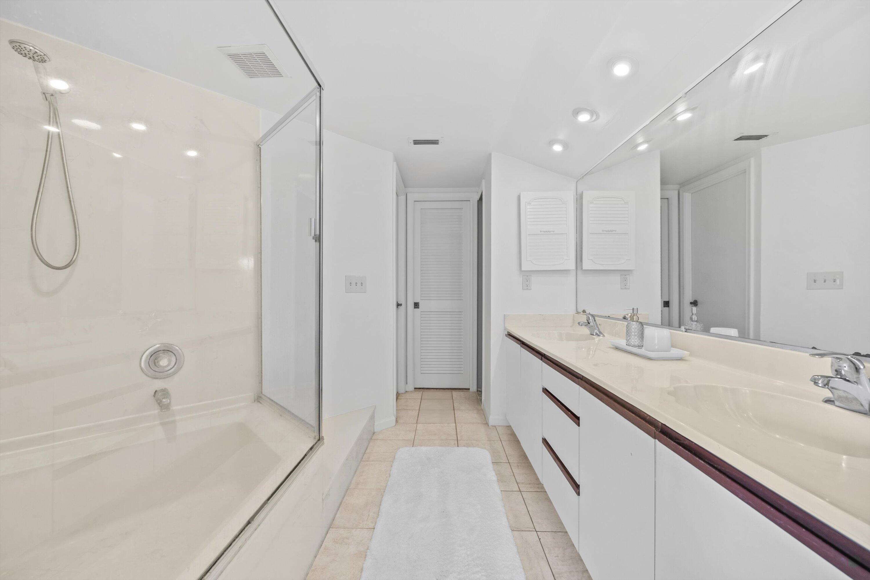 24 Uno Lago, Juno Beach FL 33408