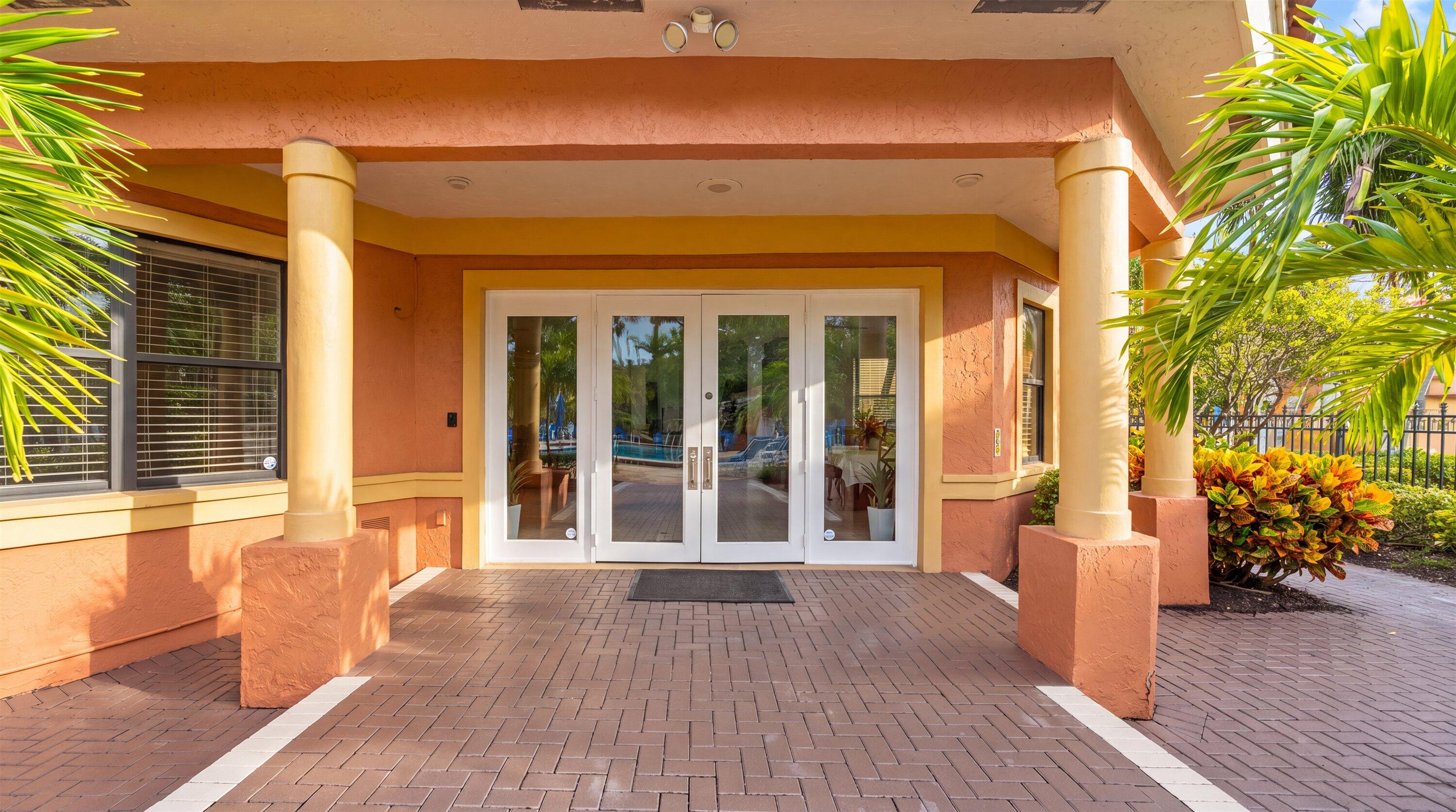 24 Uno Lago, Juno Beach FL 33408