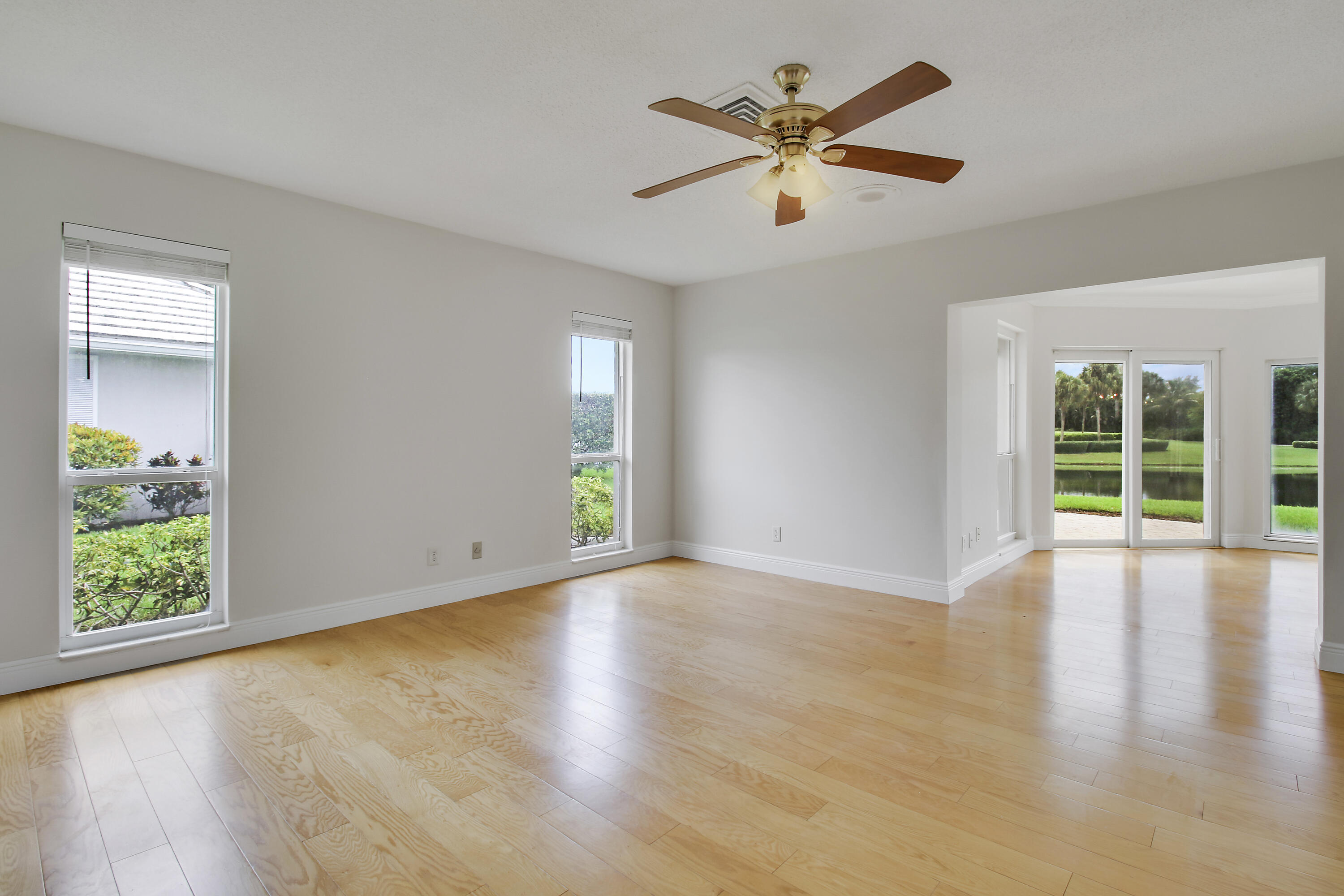 442 FRENCH ROYALE, Atlantis FL 33462
