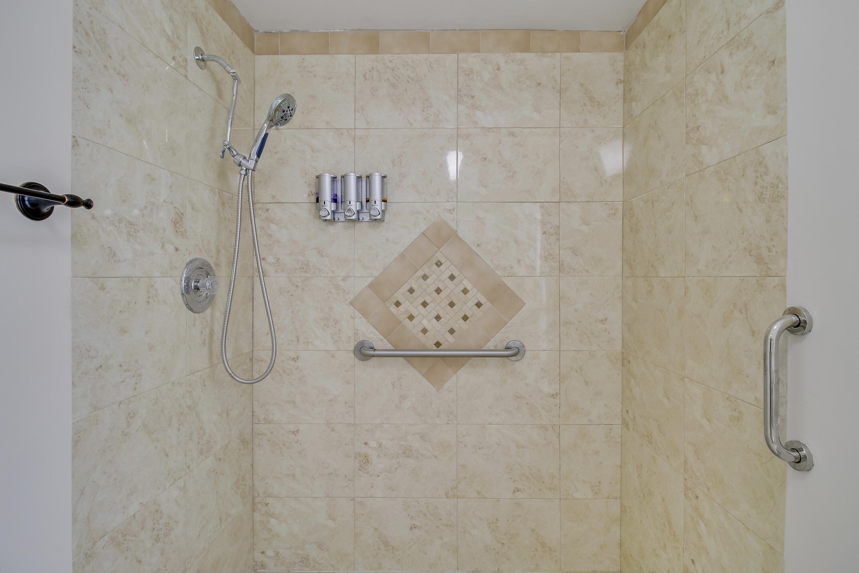 442 FRENCH ROYALE, Atlantis FL 33462