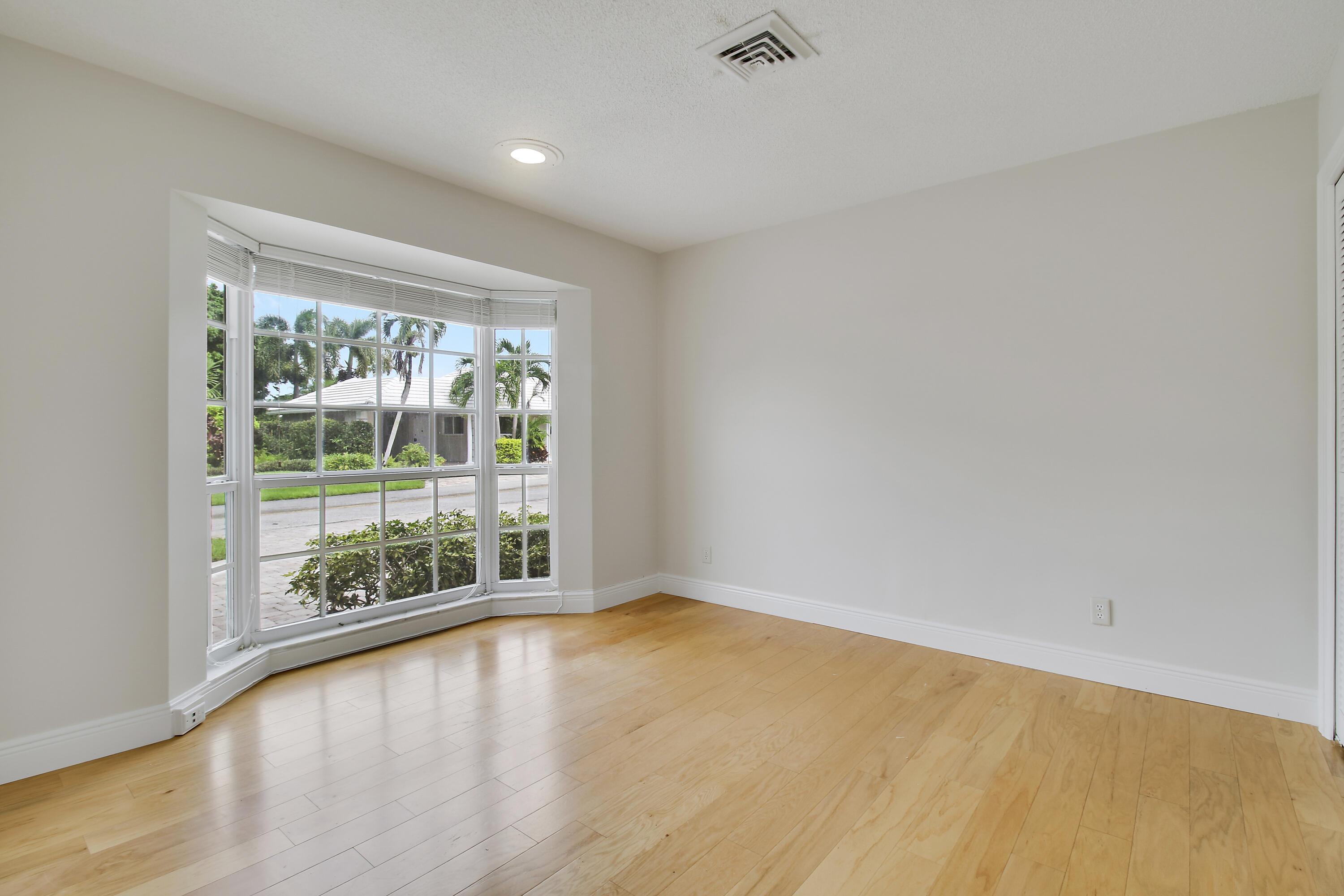 442 FRENCH ROYALE, Atlantis FL 33462