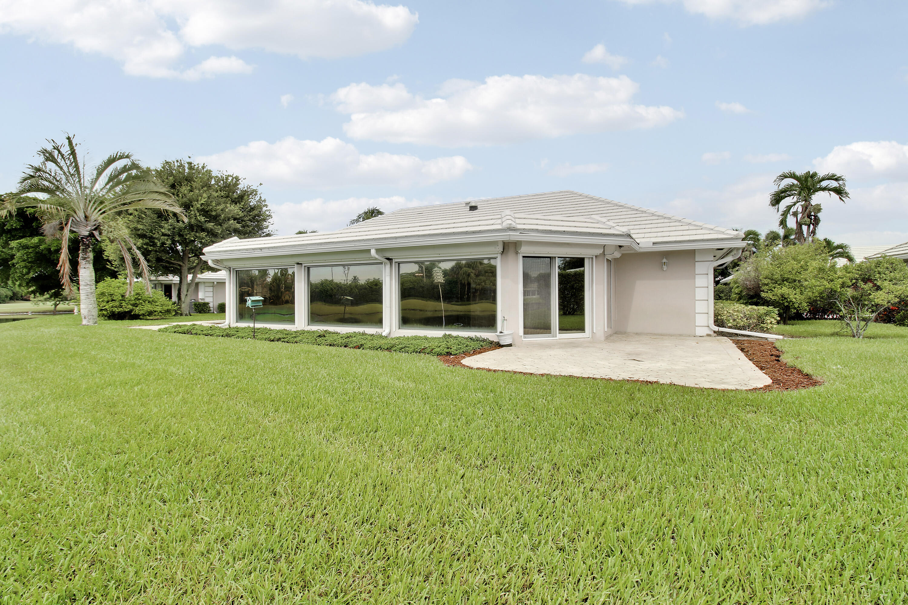 442 FRENCH ROYALE, Atlantis FL 33462