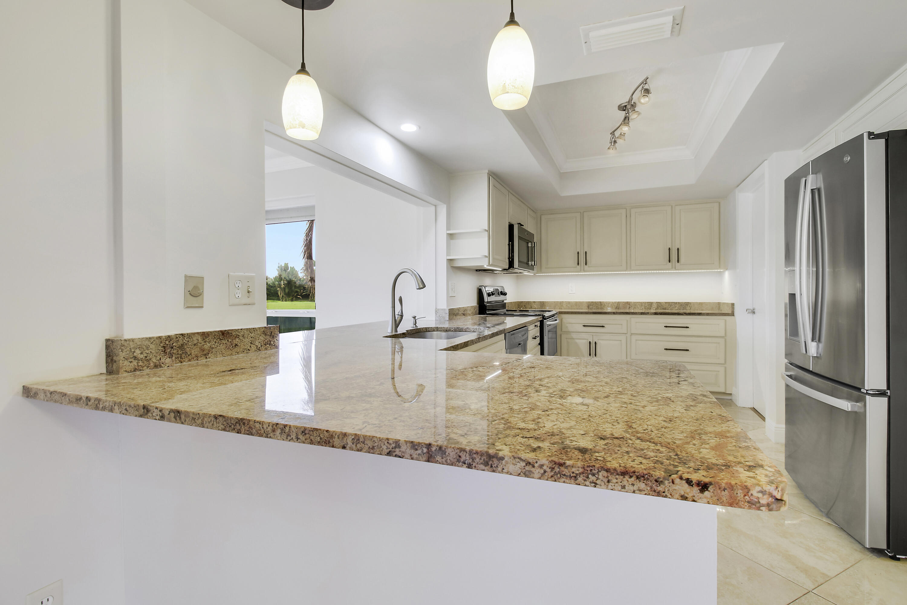 442 FRENCH ROYALE, Atlantis FL 33462