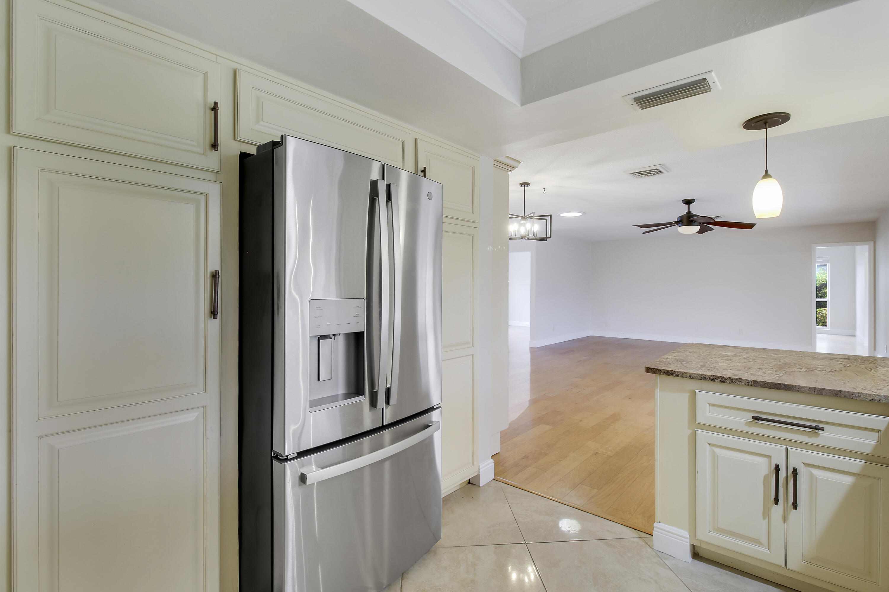 442 FRENCH ROYALE, Atlantis FL 33462