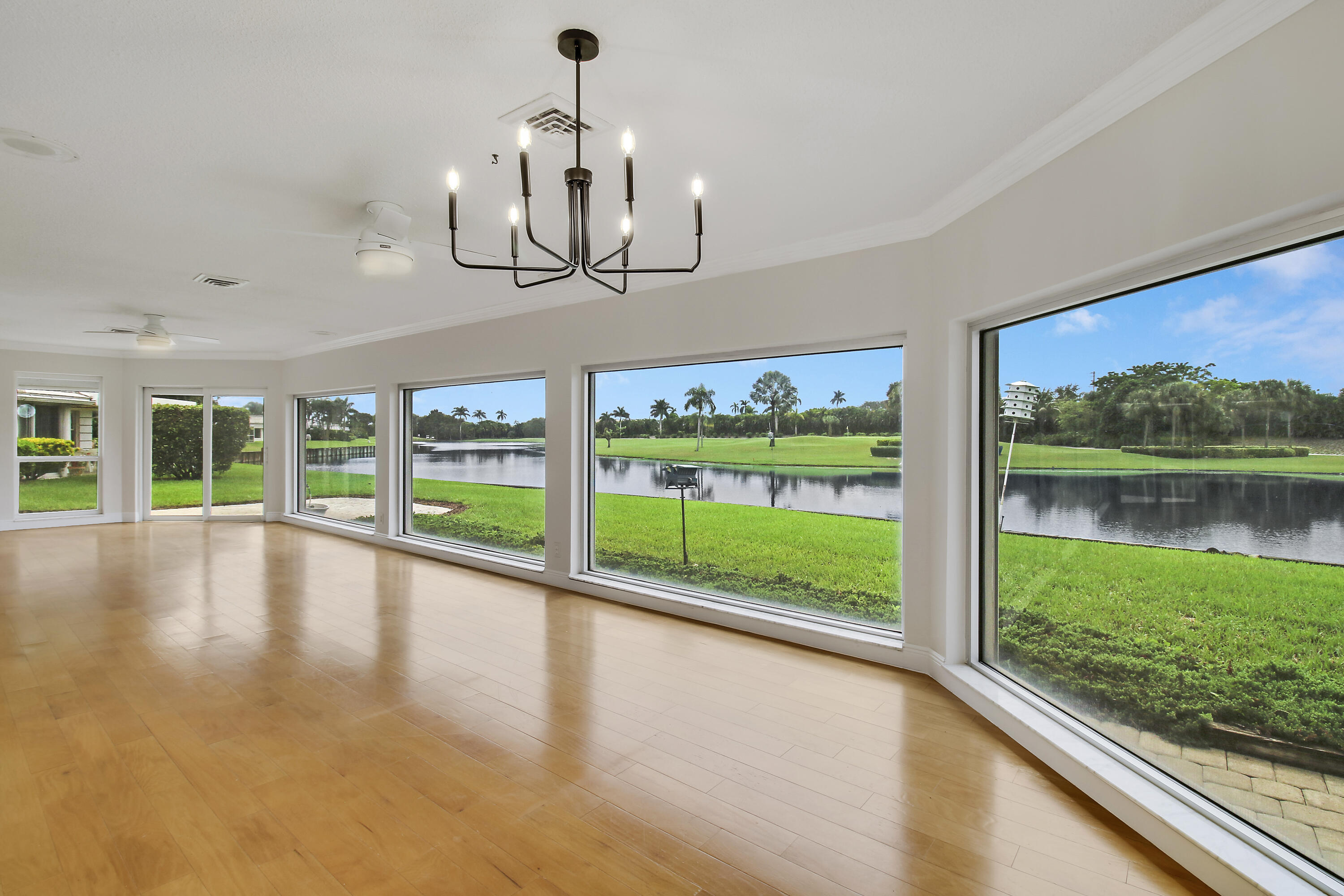 442 FRENCH ROYALE, Atlantis FL 33462